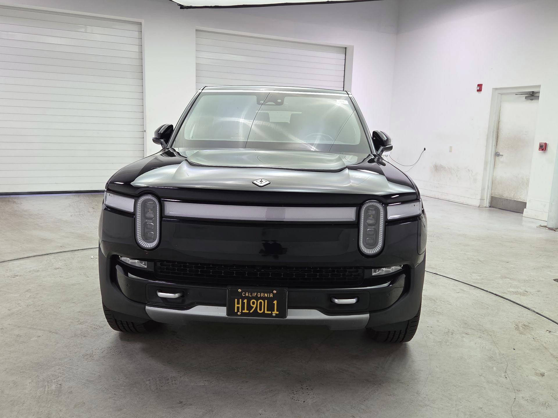 Thumbnail: 2023 Rivian R1S - 2