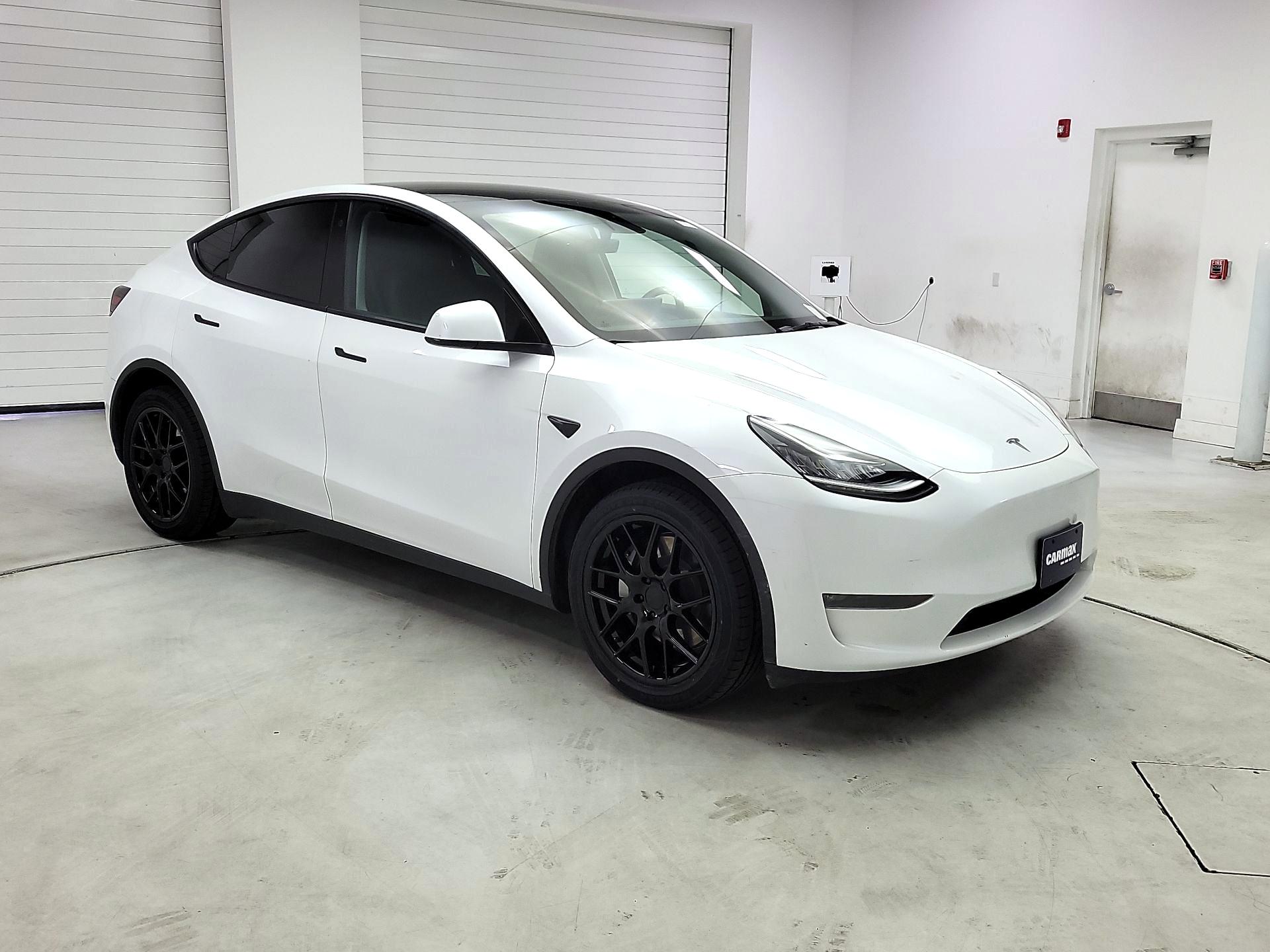Thumbnail: 2023 Tesla Model Y - 1