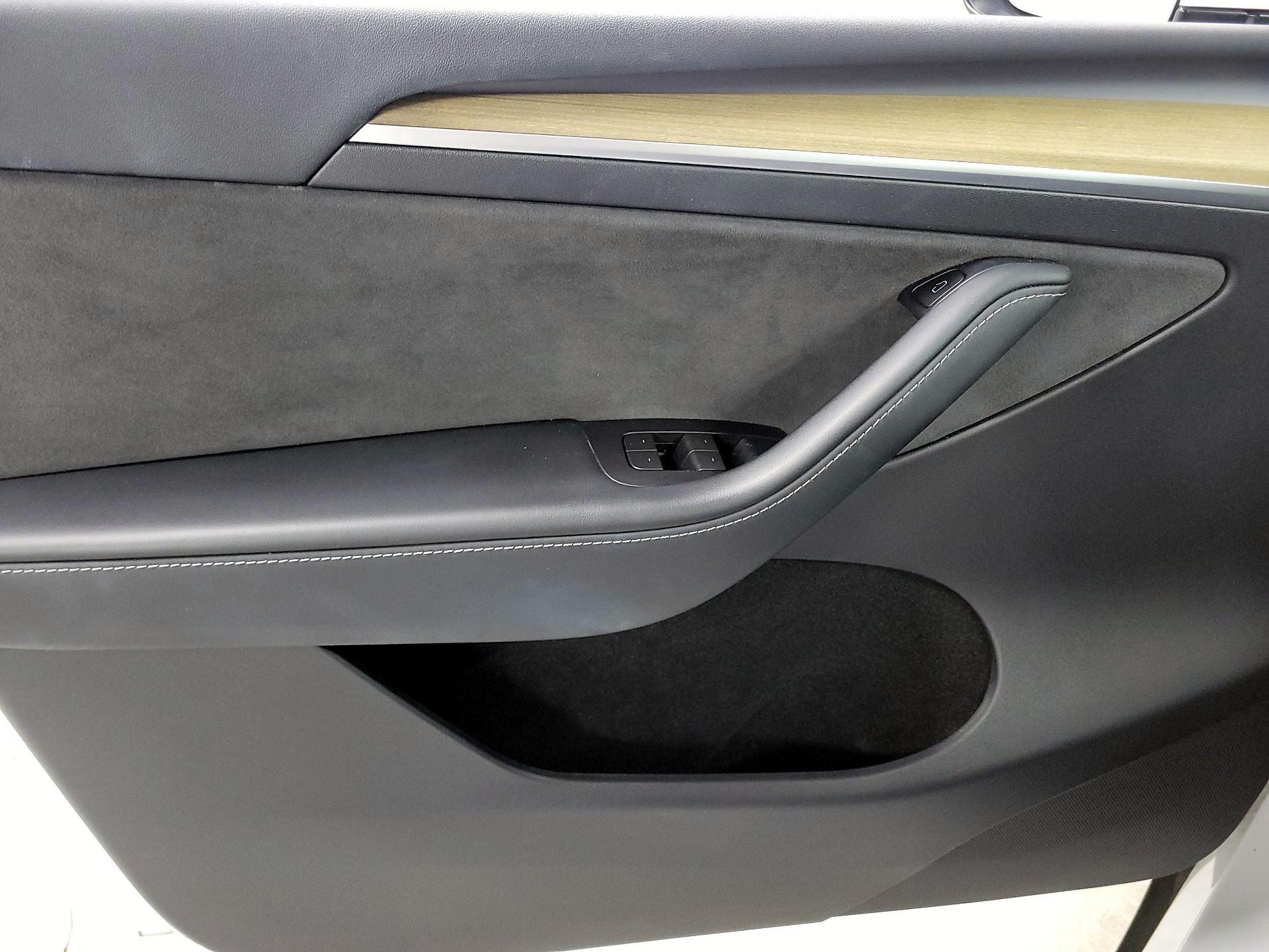Thumbnail: 2023 Tesla Model Y - 10