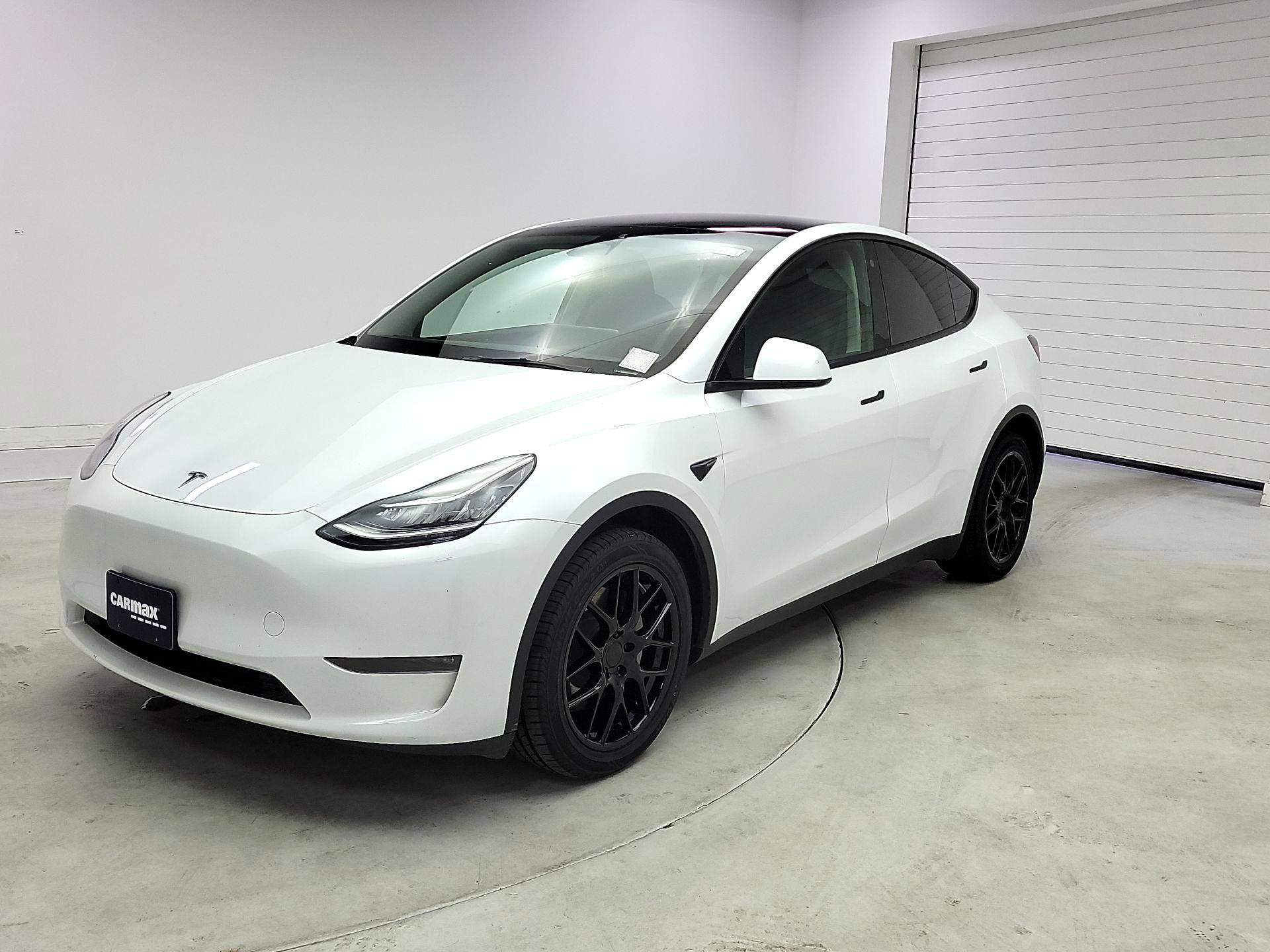 Thumbnail: 2023 Tesla Model Y - 3