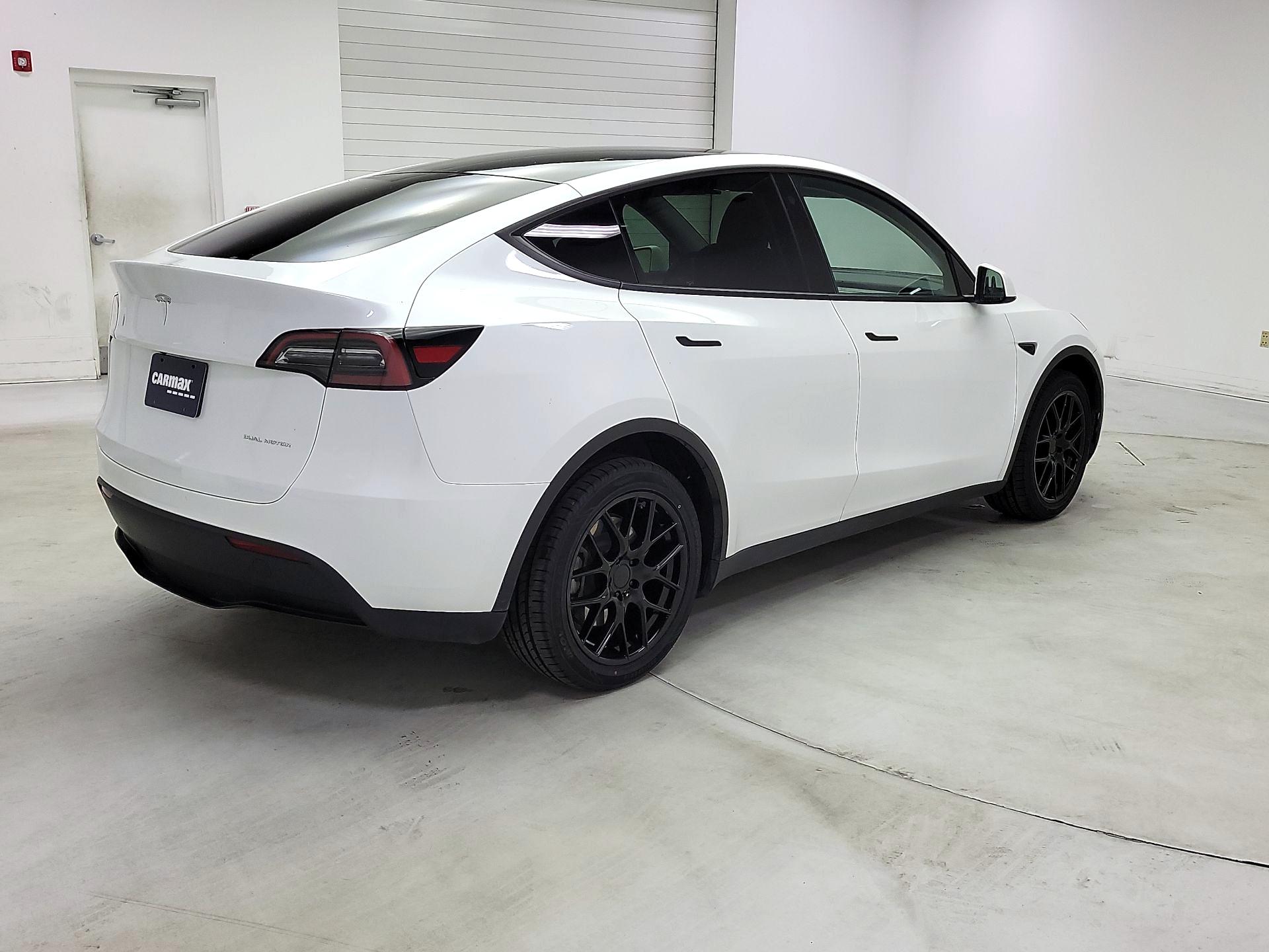 Thumbnail: 2023 Tesla Model Y - 5