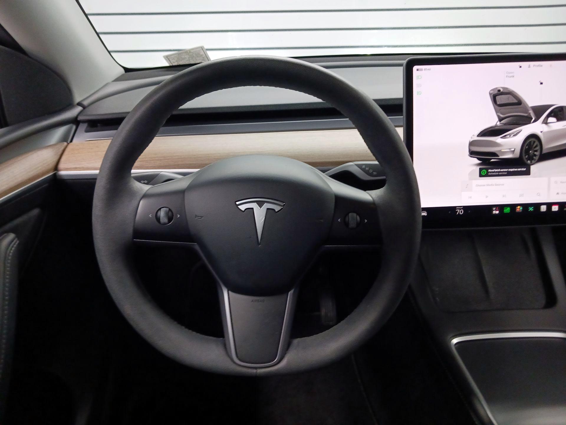 Thumbnail: 2023 Tesla Model Y - 10