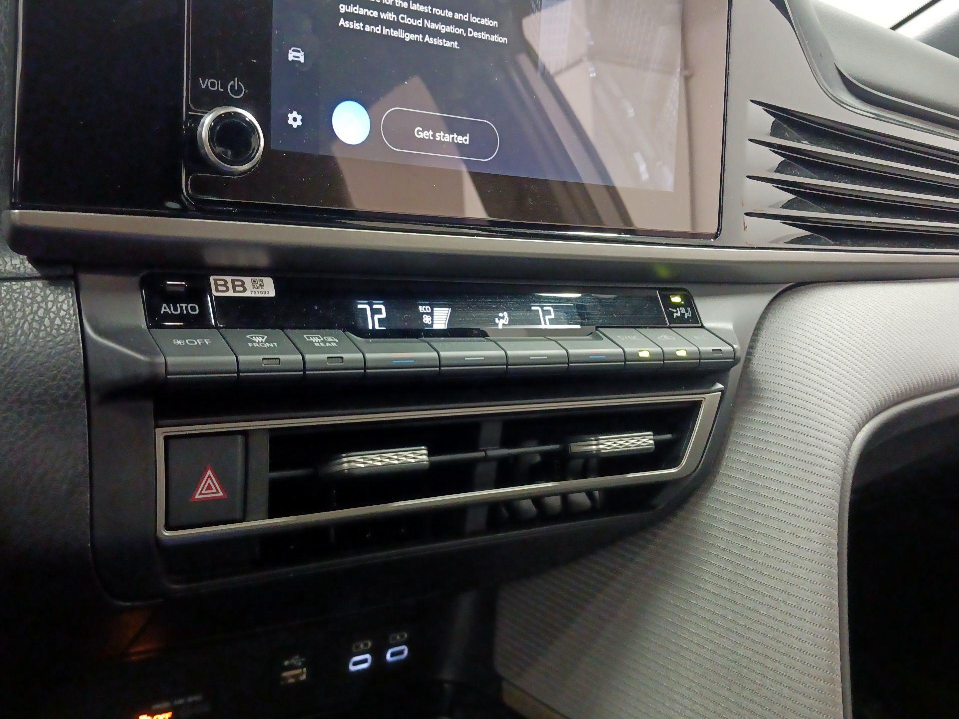 Thumbnail: 2025 Toyota Camry - 14