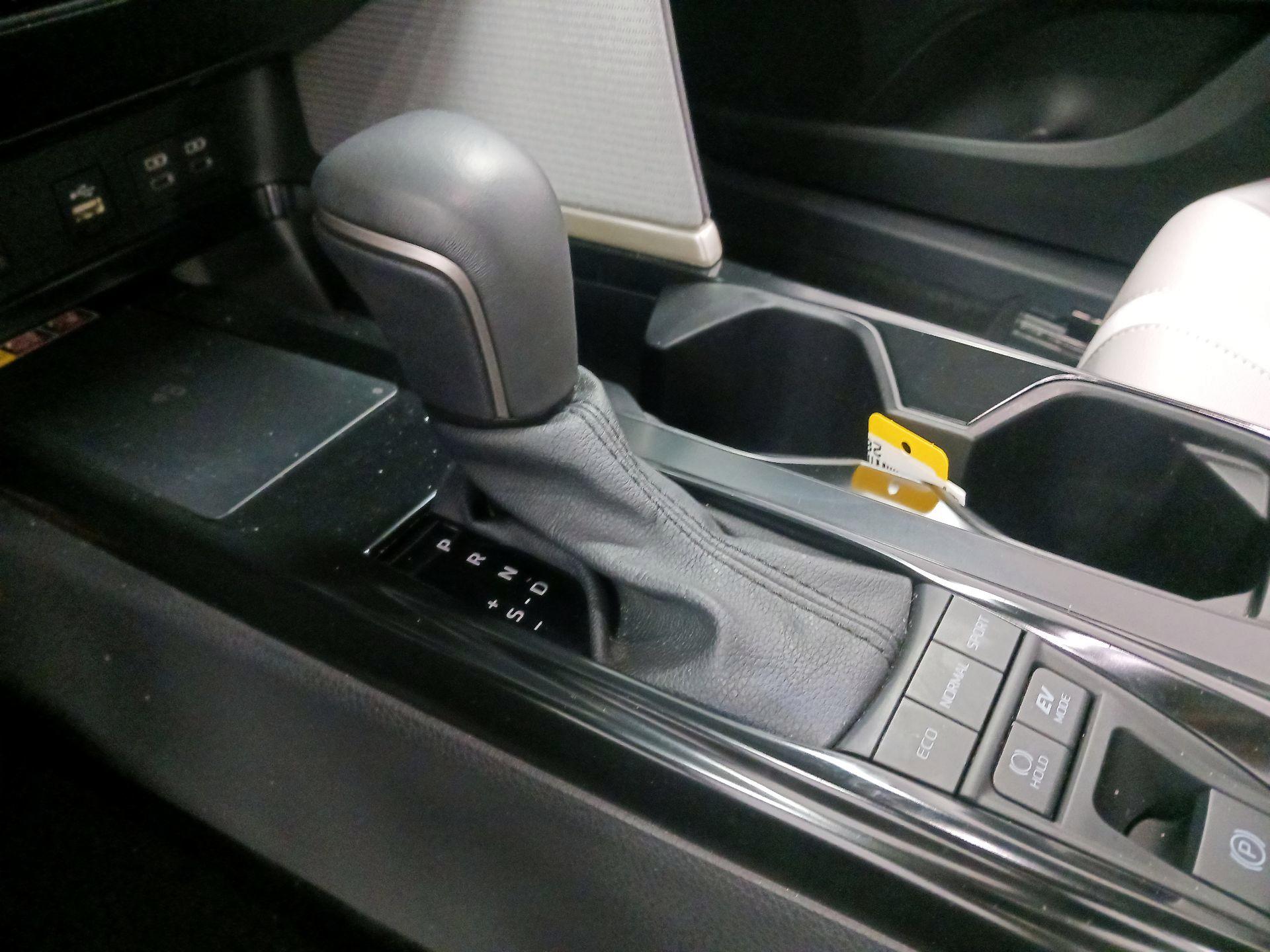 Thumbnail: 2025 Toyota Camry - 15
