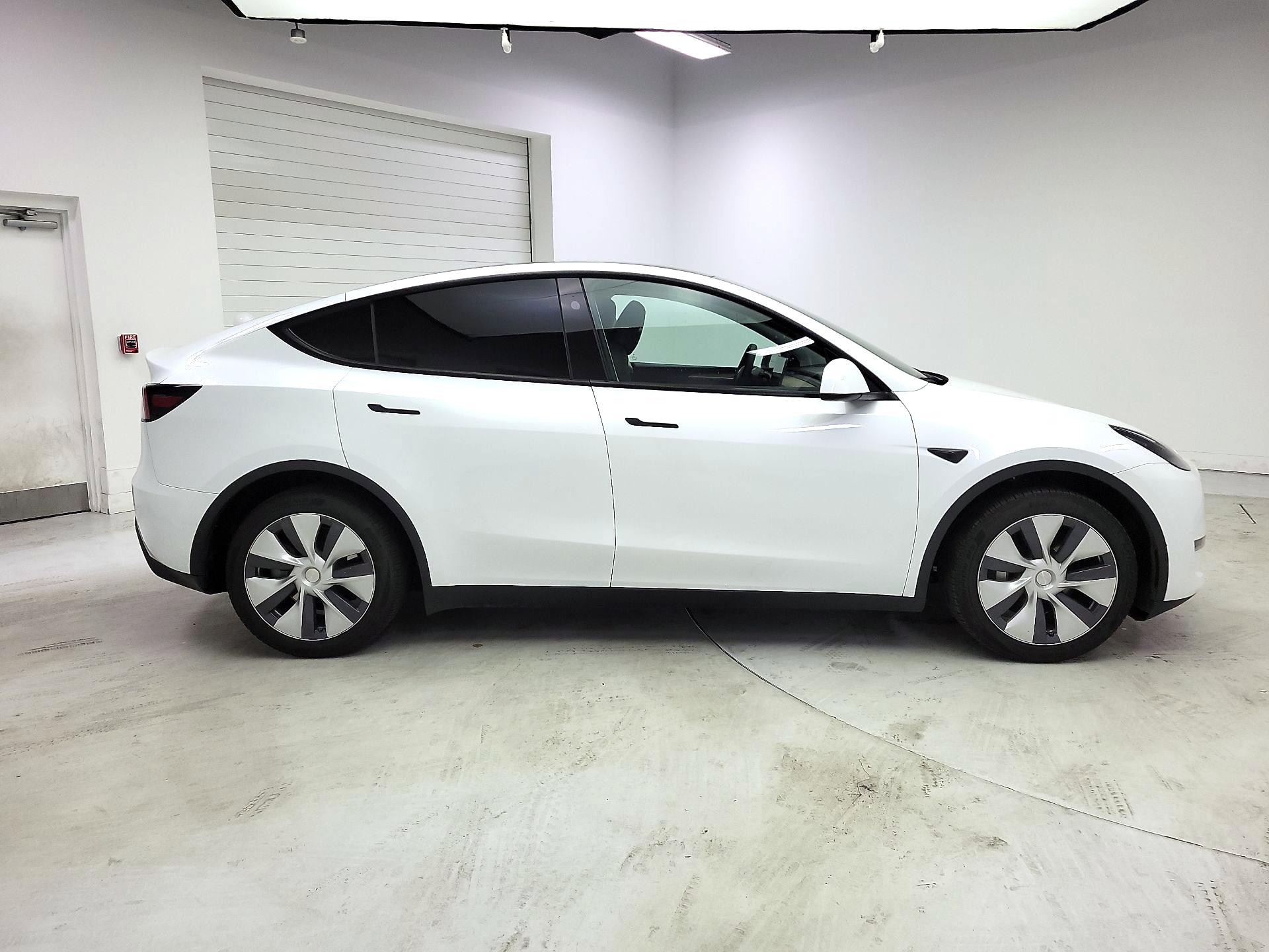 Thumbnail: 2024 Tesla Model Y - 4