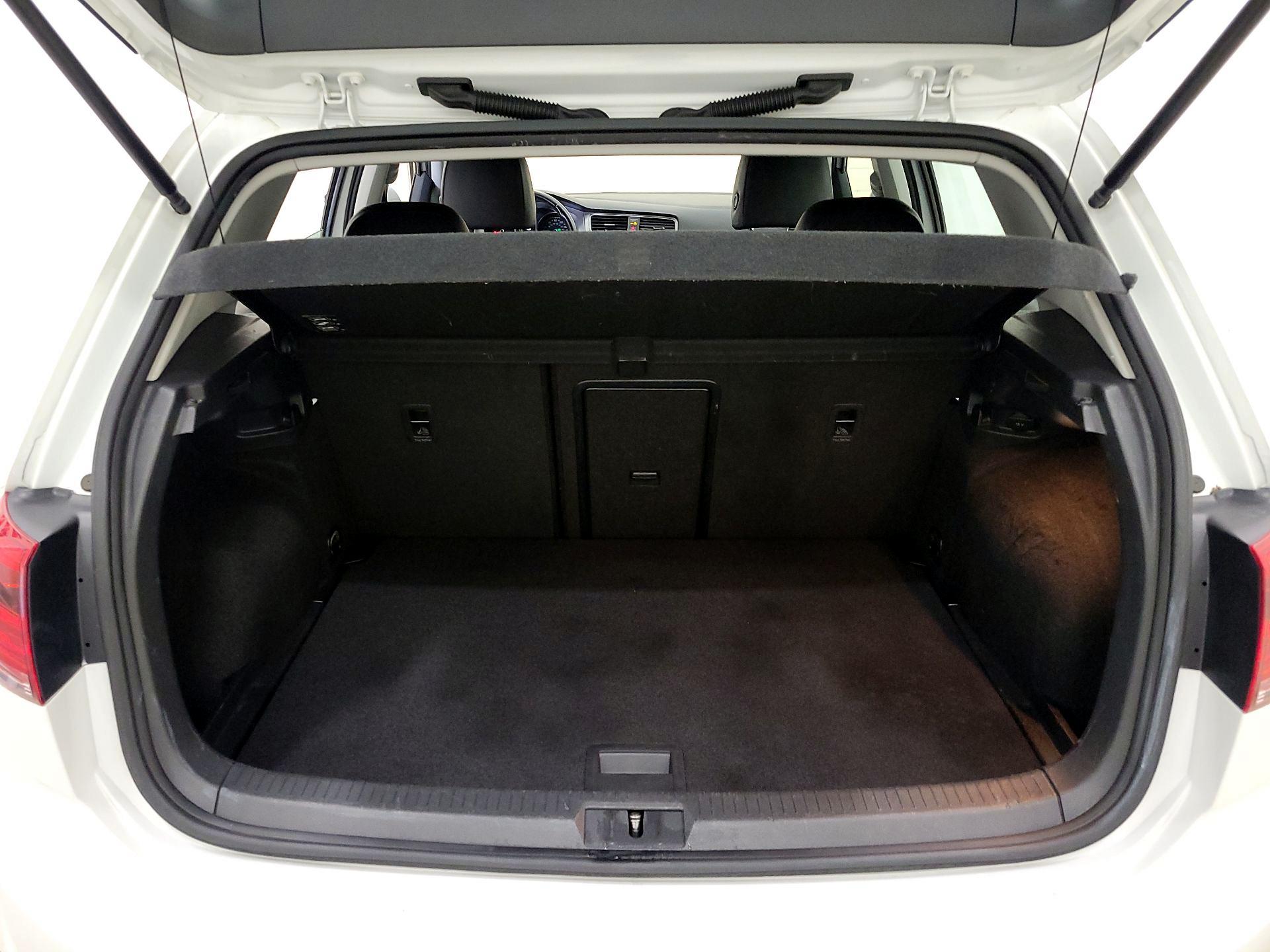 Thumbnail: 2015 Volkswagen Golf - 18