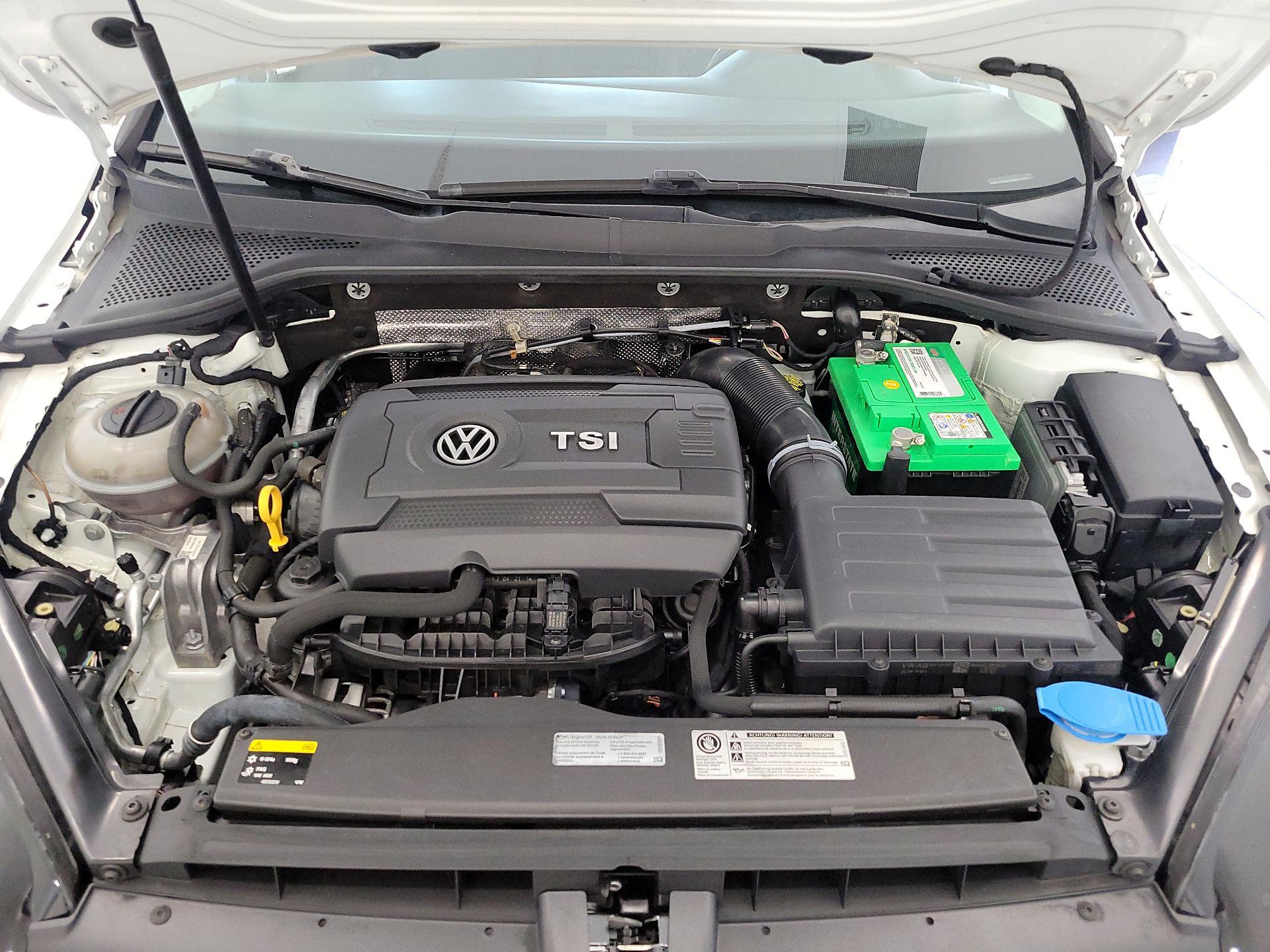 Thumbnail: 2015 Volkswagen Golf - 19