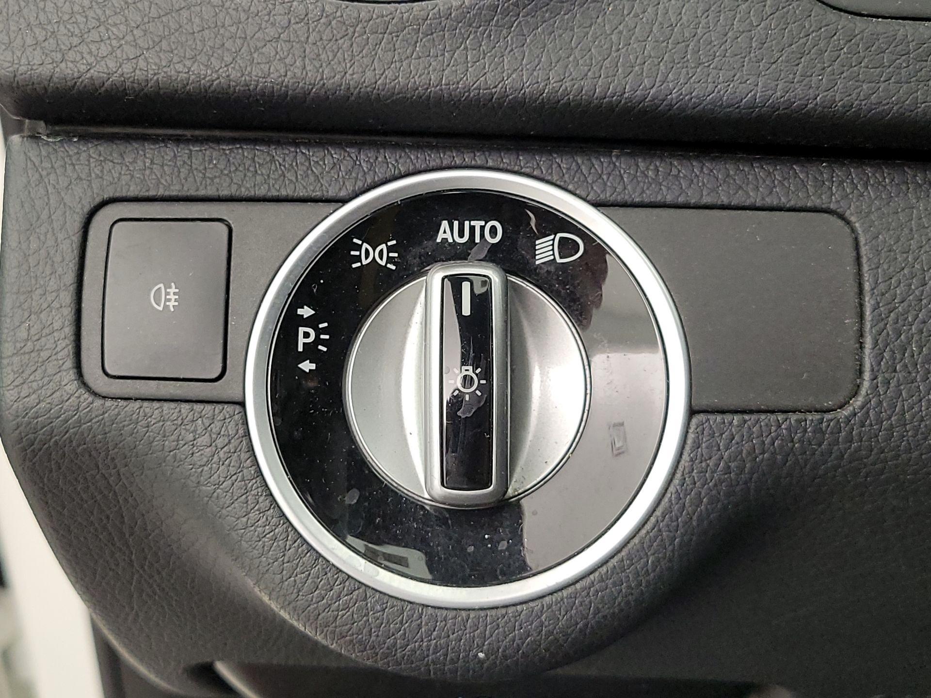 Thumbnail: 2015 Mercedes-Benz C-Class - 13