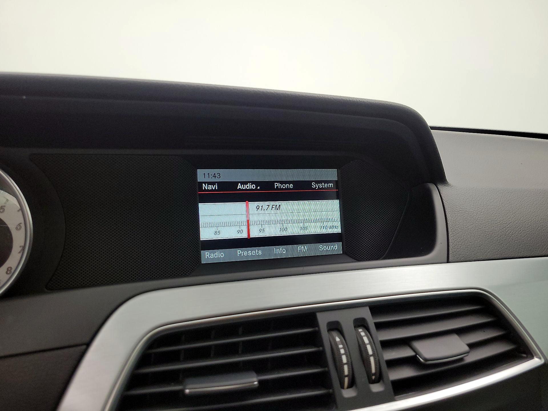 Thumbnail: 2015 Mercedes-Benz C-Class - 14