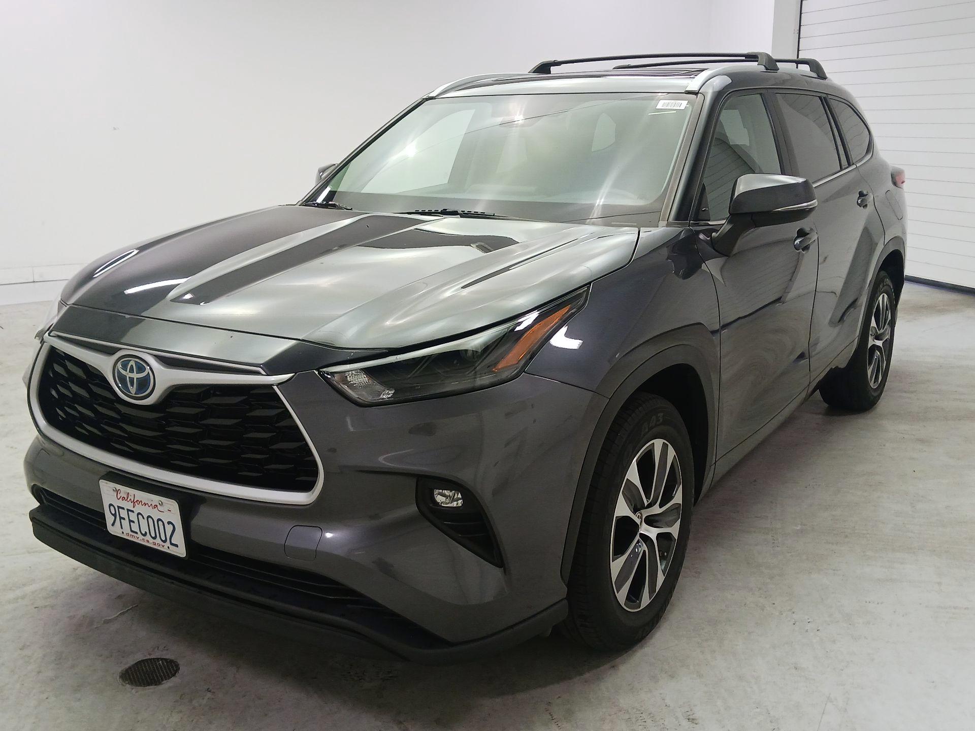 Thumbnail: 2023 Toyota Highlander - 3
