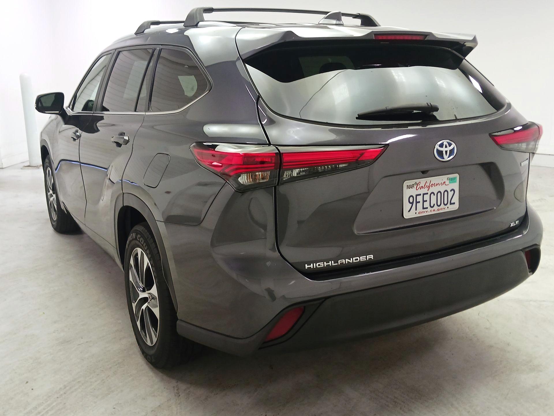 Thumbnail: 2023 Toyota Highlander - 7