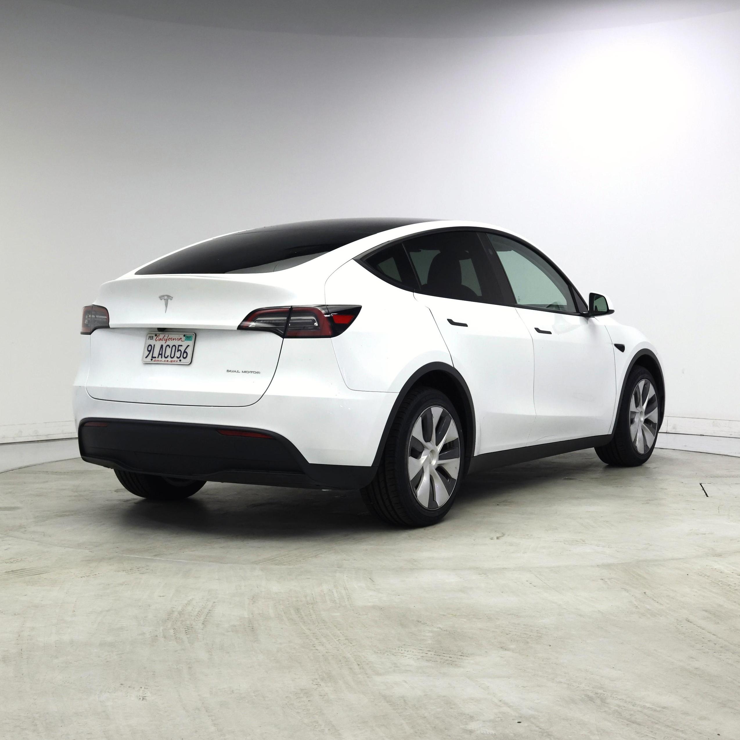 Thumbnail: 2024 Tesla Model Y - 8