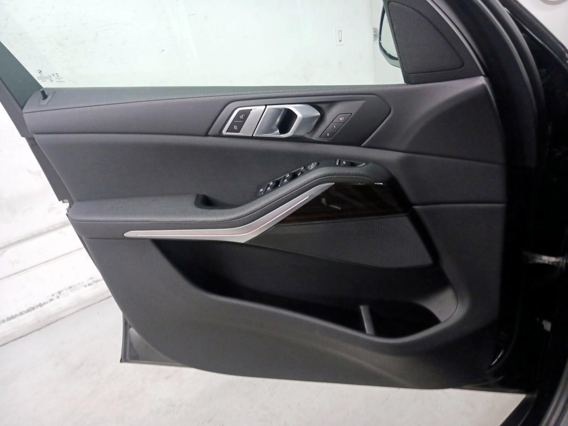 Thumbnail: 2020 BMW X5 - 12