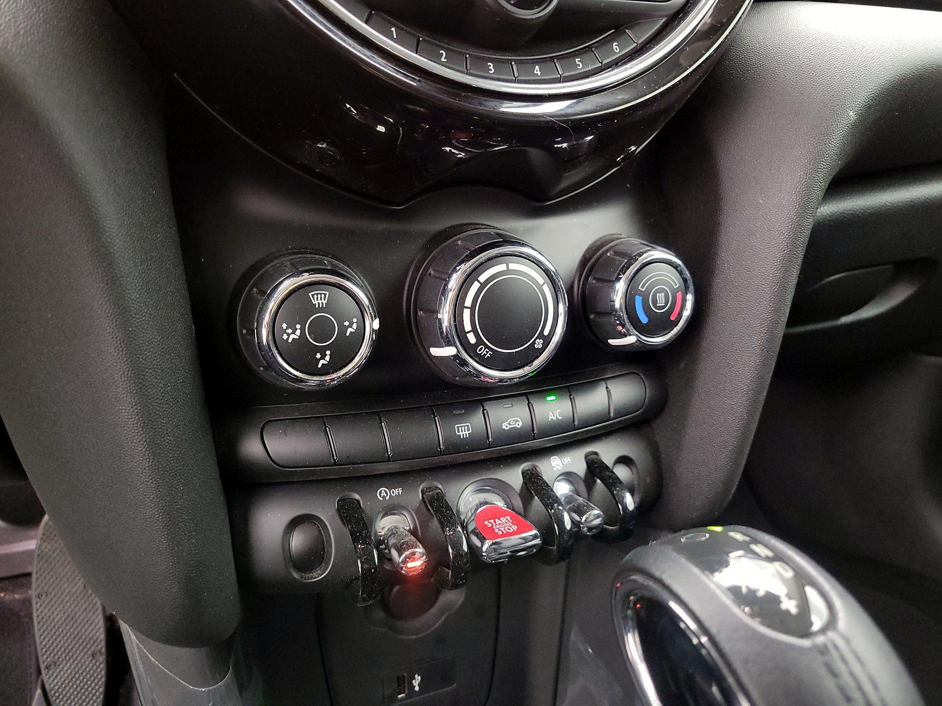 Thumbnail: 2019 MINI Cooper Hardtop - 16