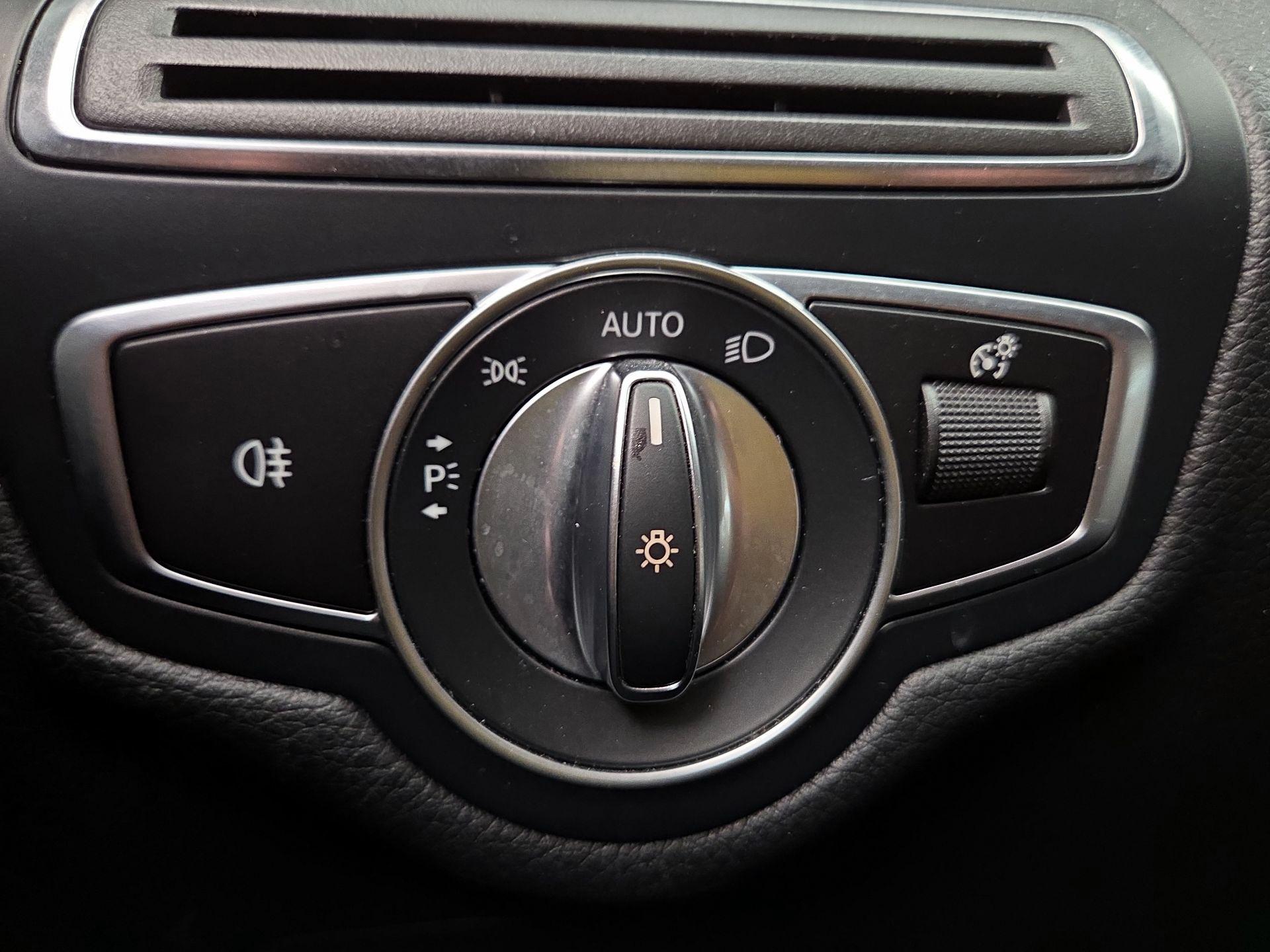 Thumbnail: 2019 Mercedes-Benz C-Class - 13