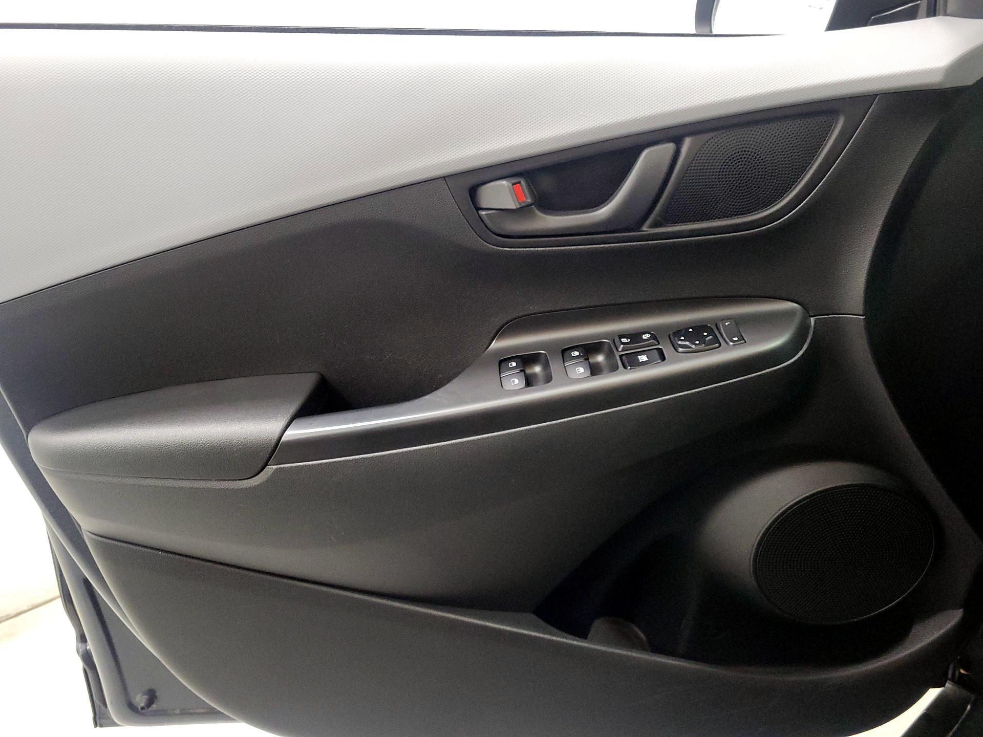 Thumbnail: 2018 Hyundai Kona - 12