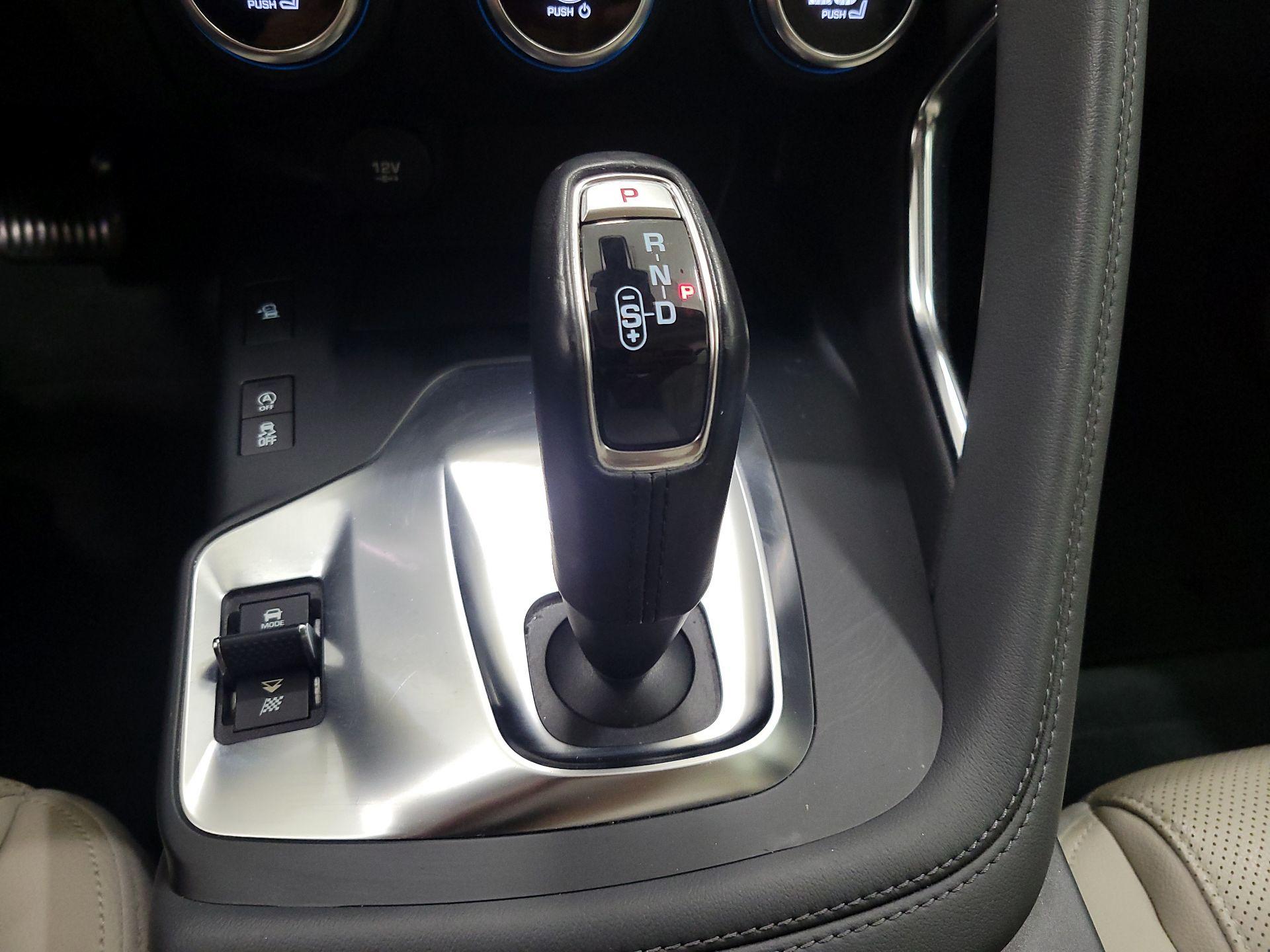 Thumbnail: 2018 Jaguar E-Pace - 18