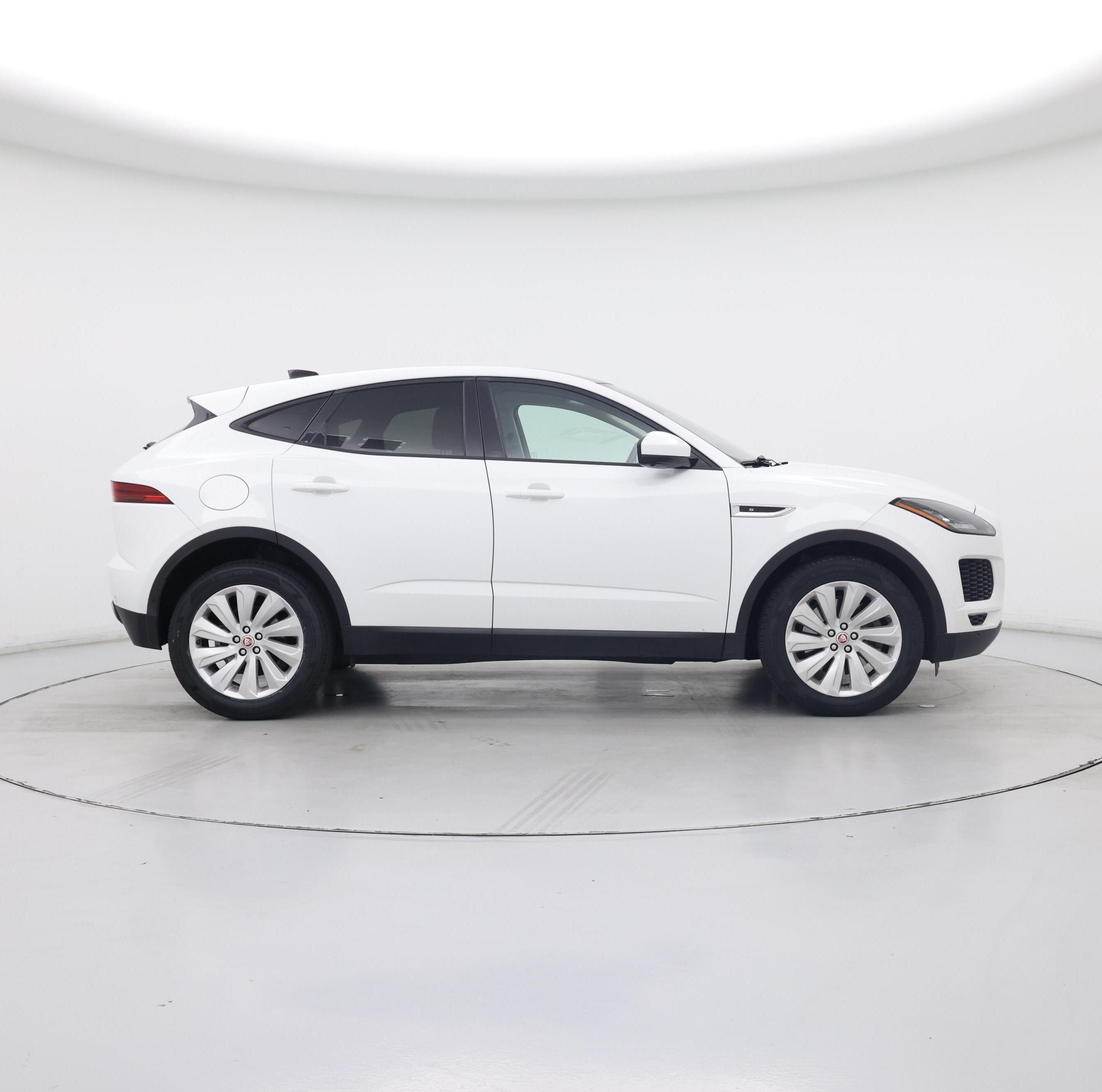 Thumbnail: 2018 Jaguar E-Pace - 7