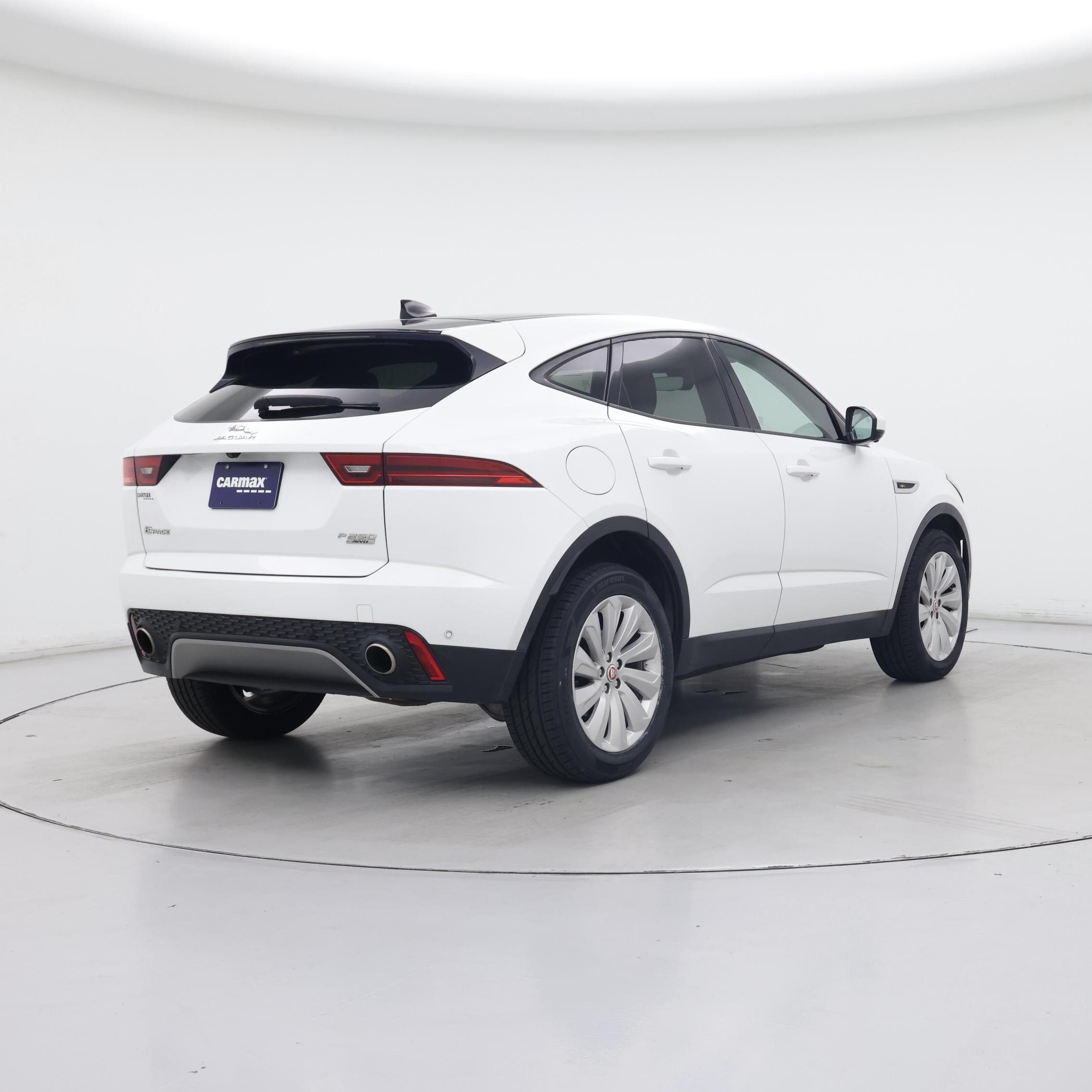 Thumbnail: 2018 Jaguar E-Pace - 8