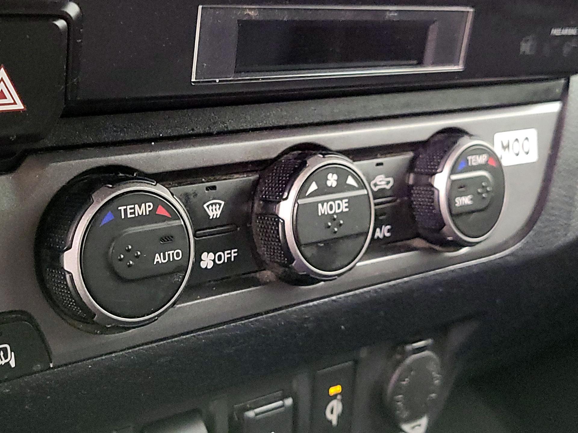 Thumbnail: 2021 Toyota Tacoma - 16