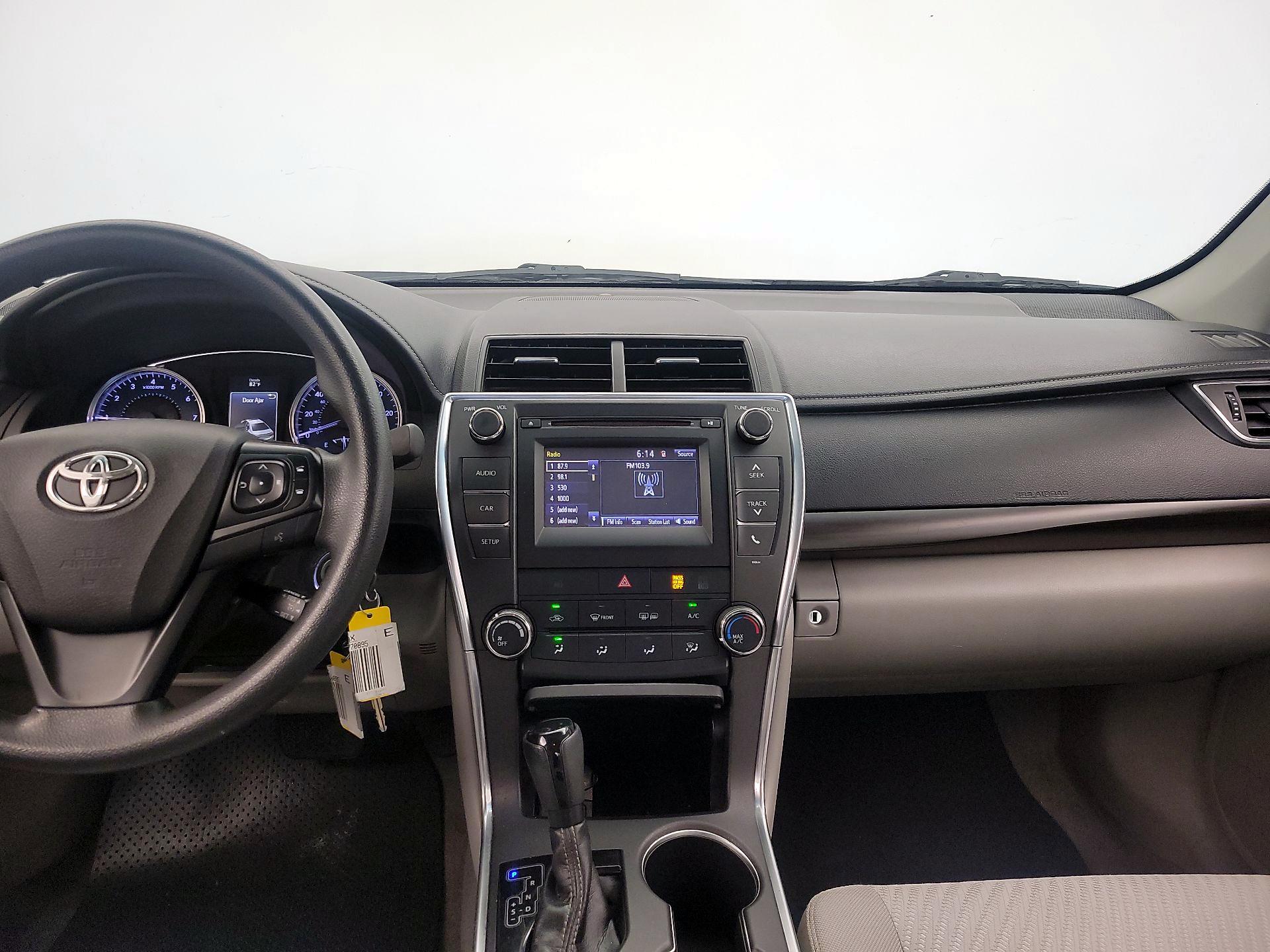 Thumbnail: 2017 Toyota Camry - 9