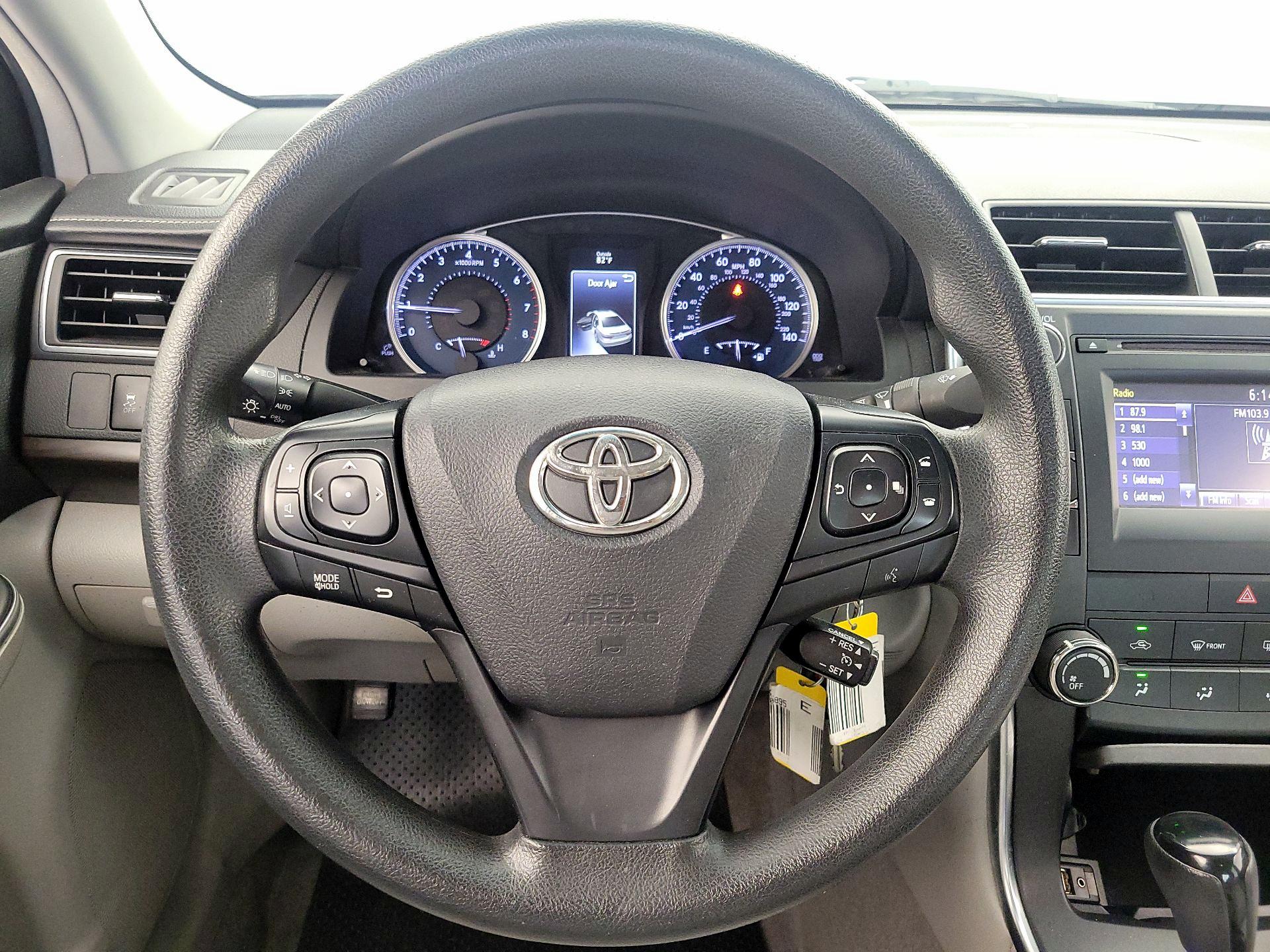 Thumbnail: 2017 Toyota Camry - 10