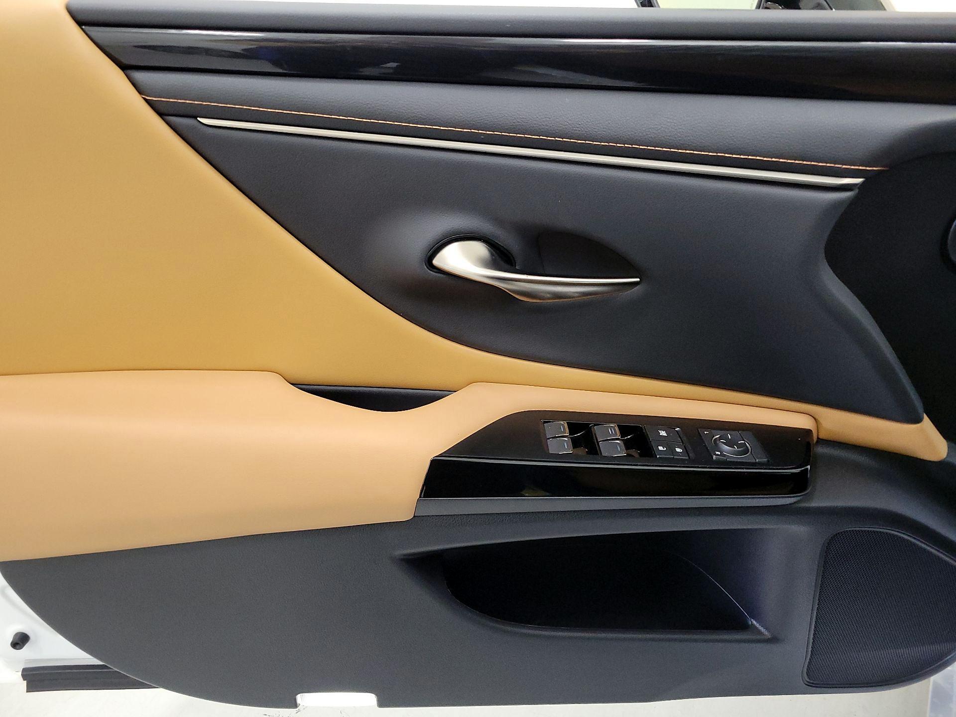 Thumbnail: 2023 Lexus ES - 12