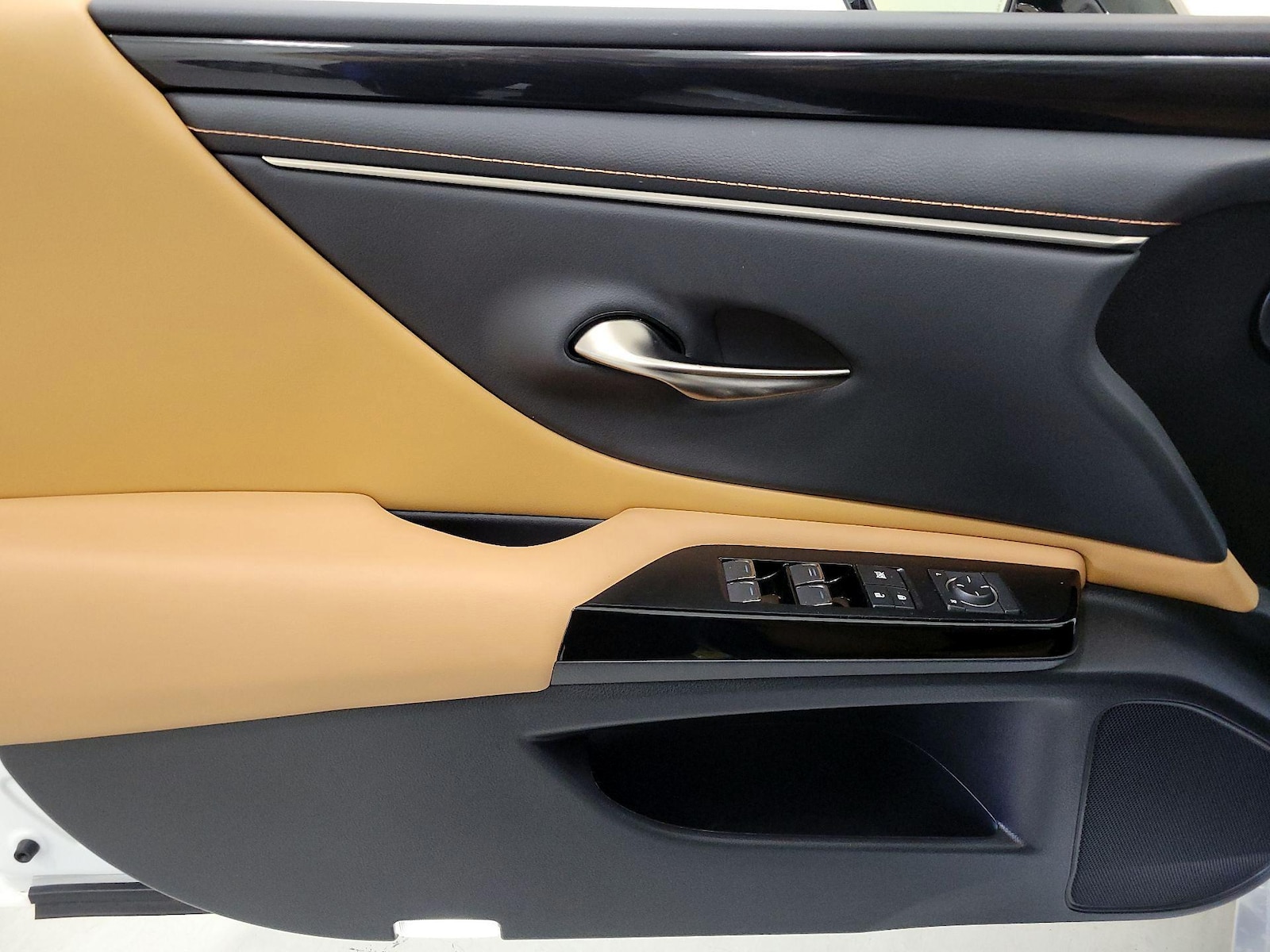 2023 Lexus ES 350 - Photo 13