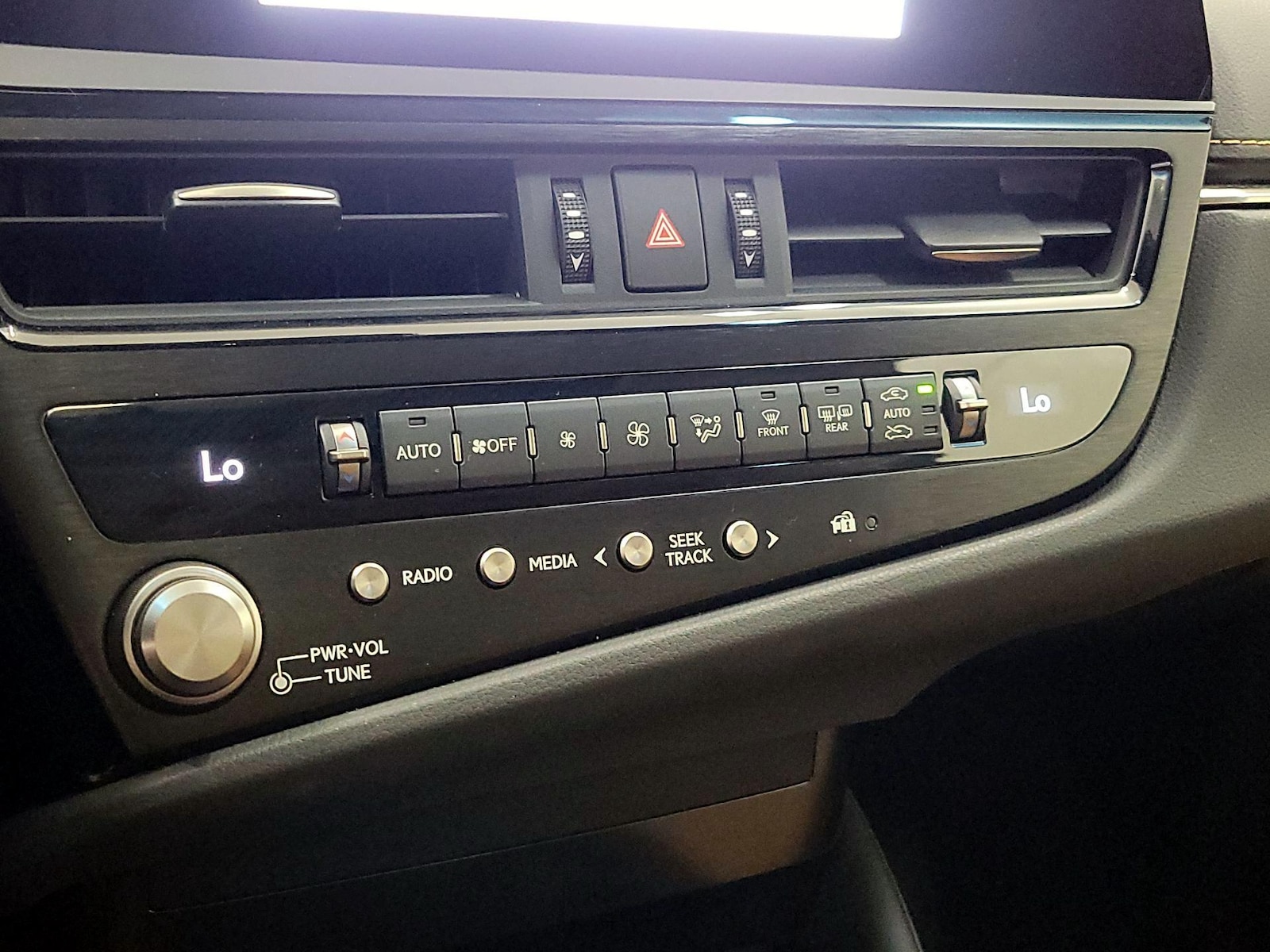 2023 Lexus ES 350 - Photo 17