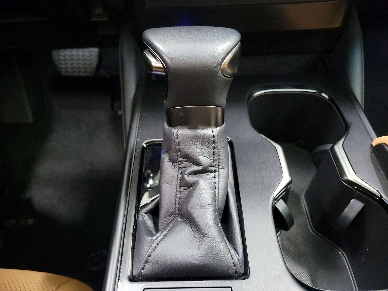 2023 Lexus ES 350 - Photo 18