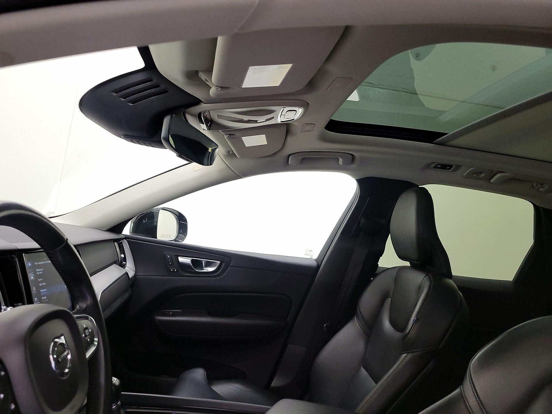 Thumbnail: 2019 Volvo XC60 - 19