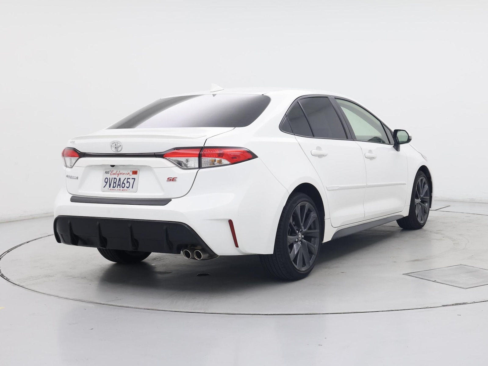 2025 Toyota Corolla SE - Photo 9