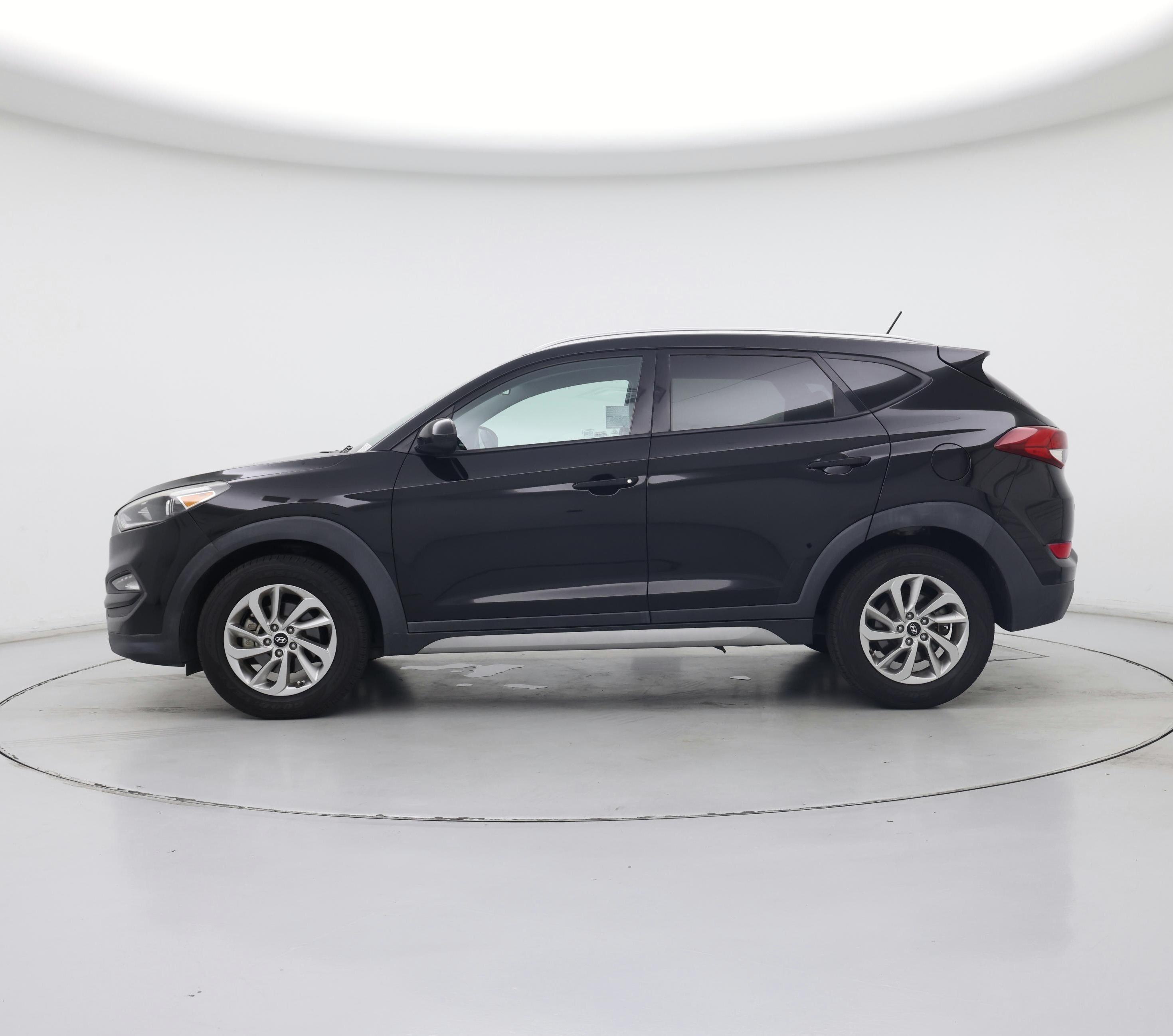 Thumbnail: 2017 Hyundai Tucson - 3