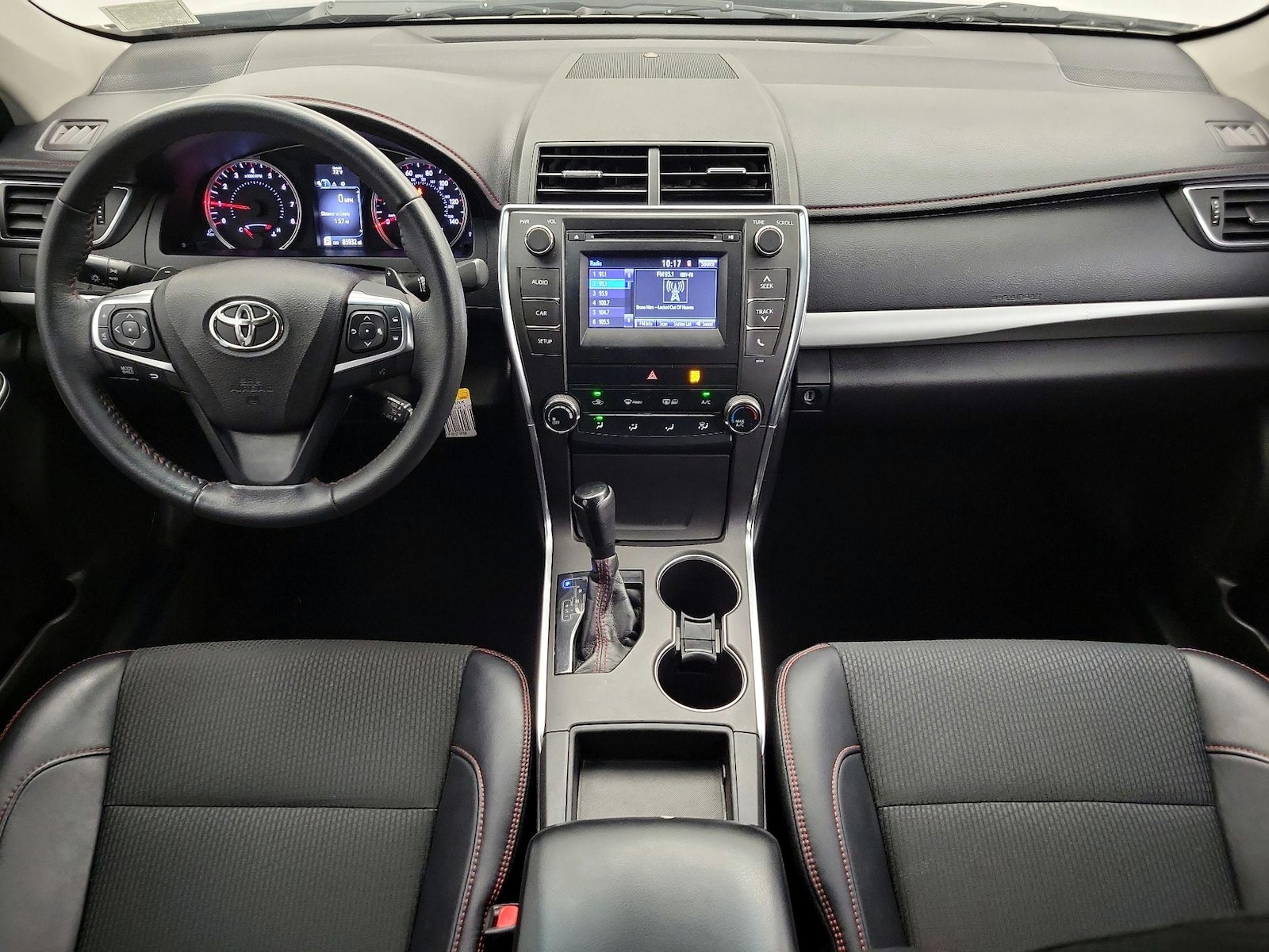 2017 Toyota Camry SE - Photo 10