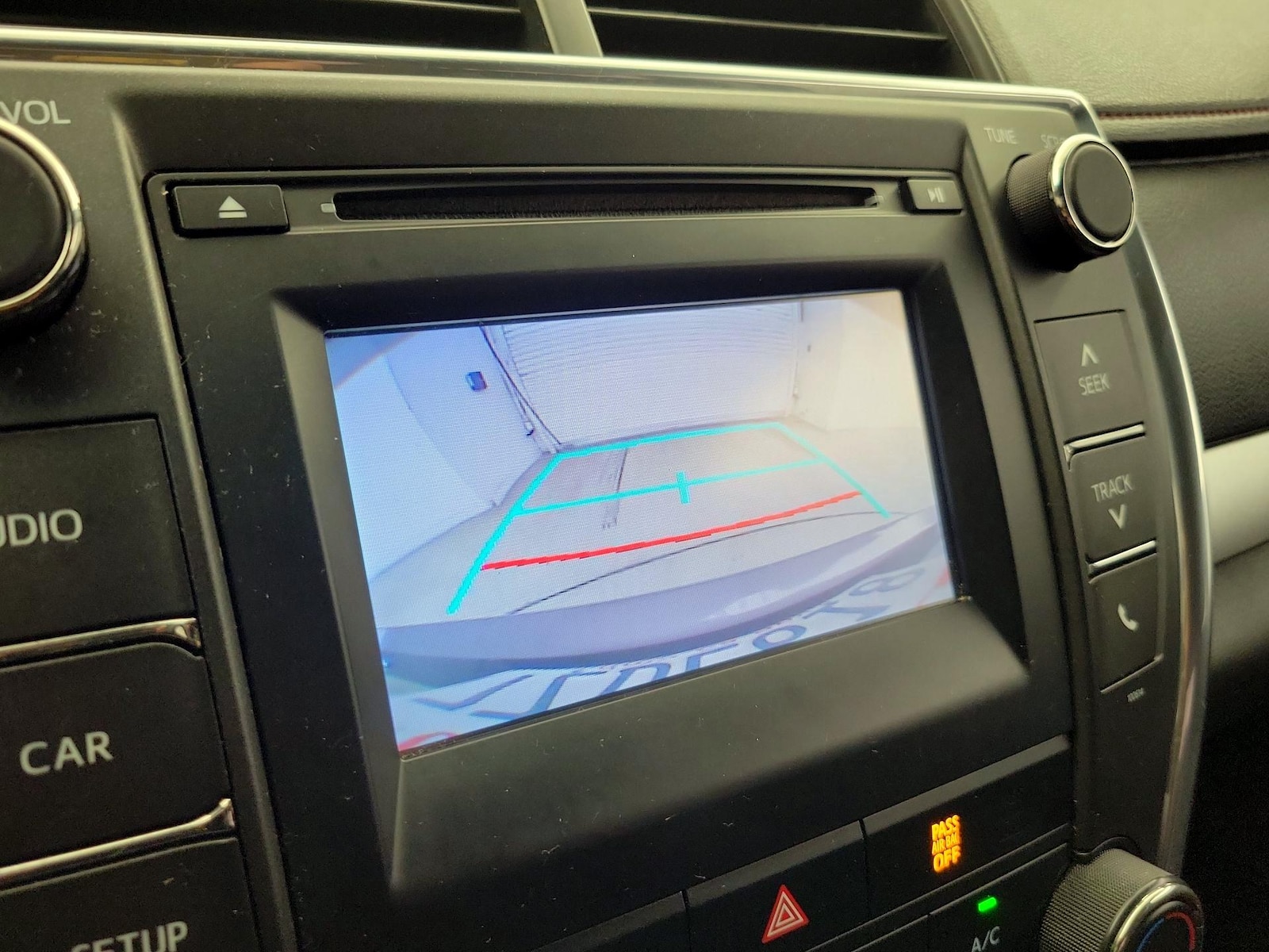 2017 Toyota Camry SE - Photo 15