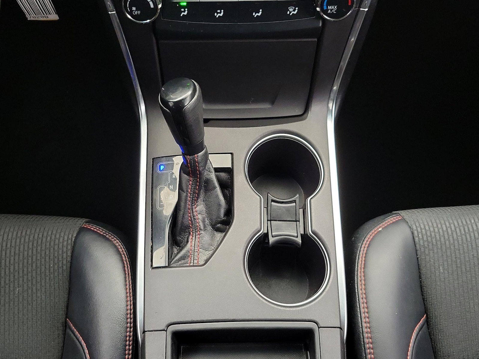 2017 Toyota Camry SE - Photo 18