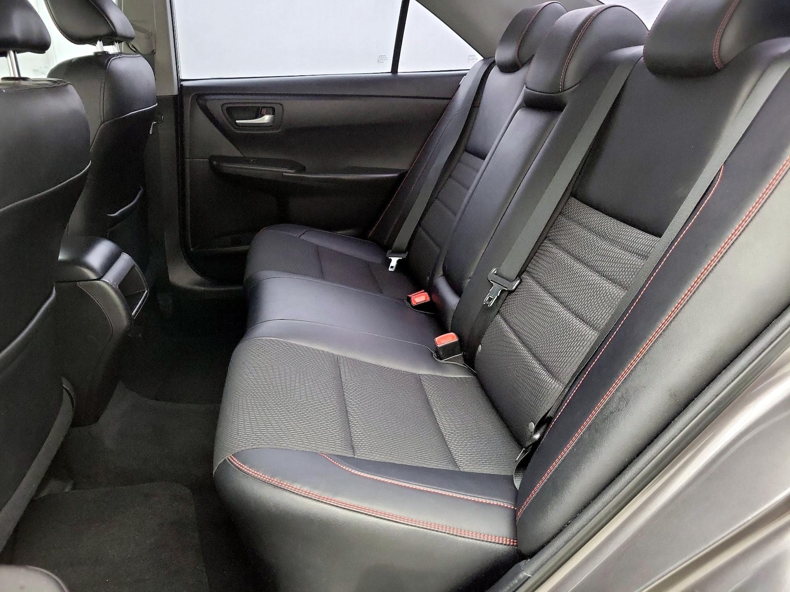 2017 Toyota Camry SE - Photo 20