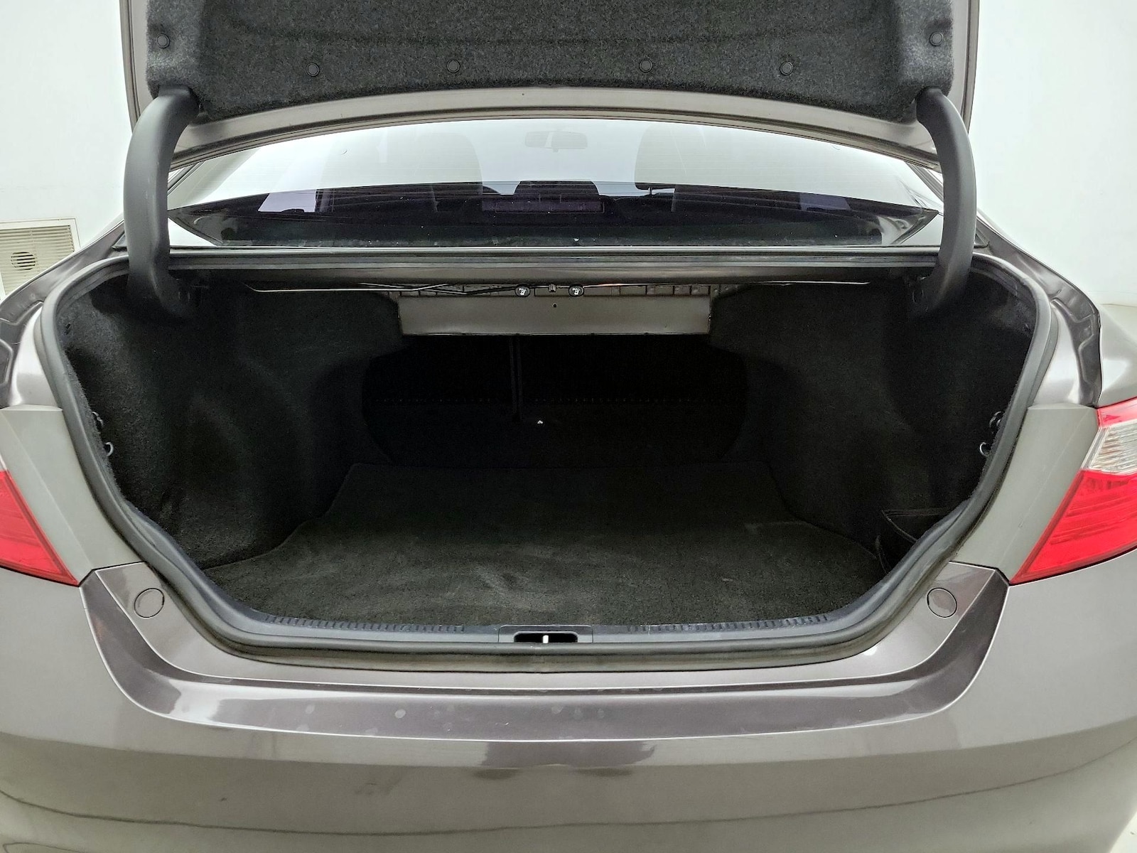 2017 Toyota Camry SE - Photo 21