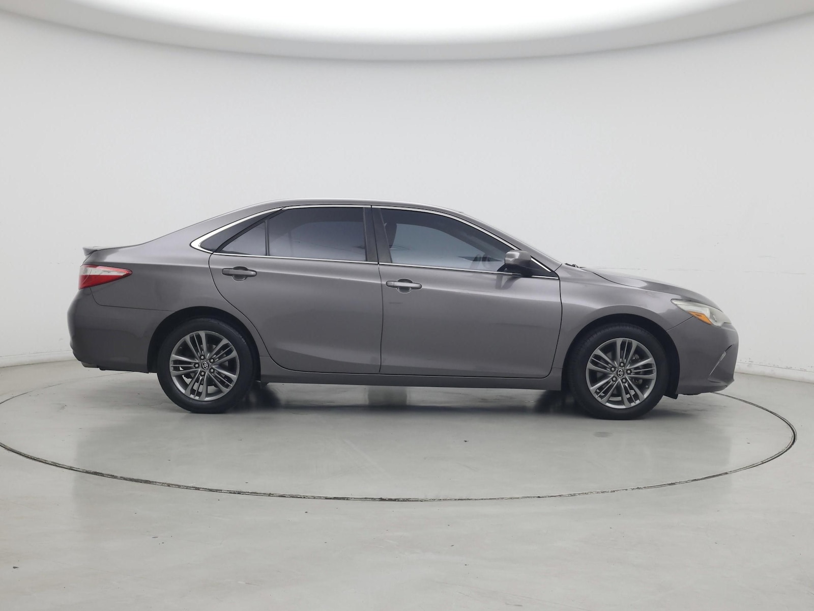 2017 Toyota Camry SE - Photo 8
