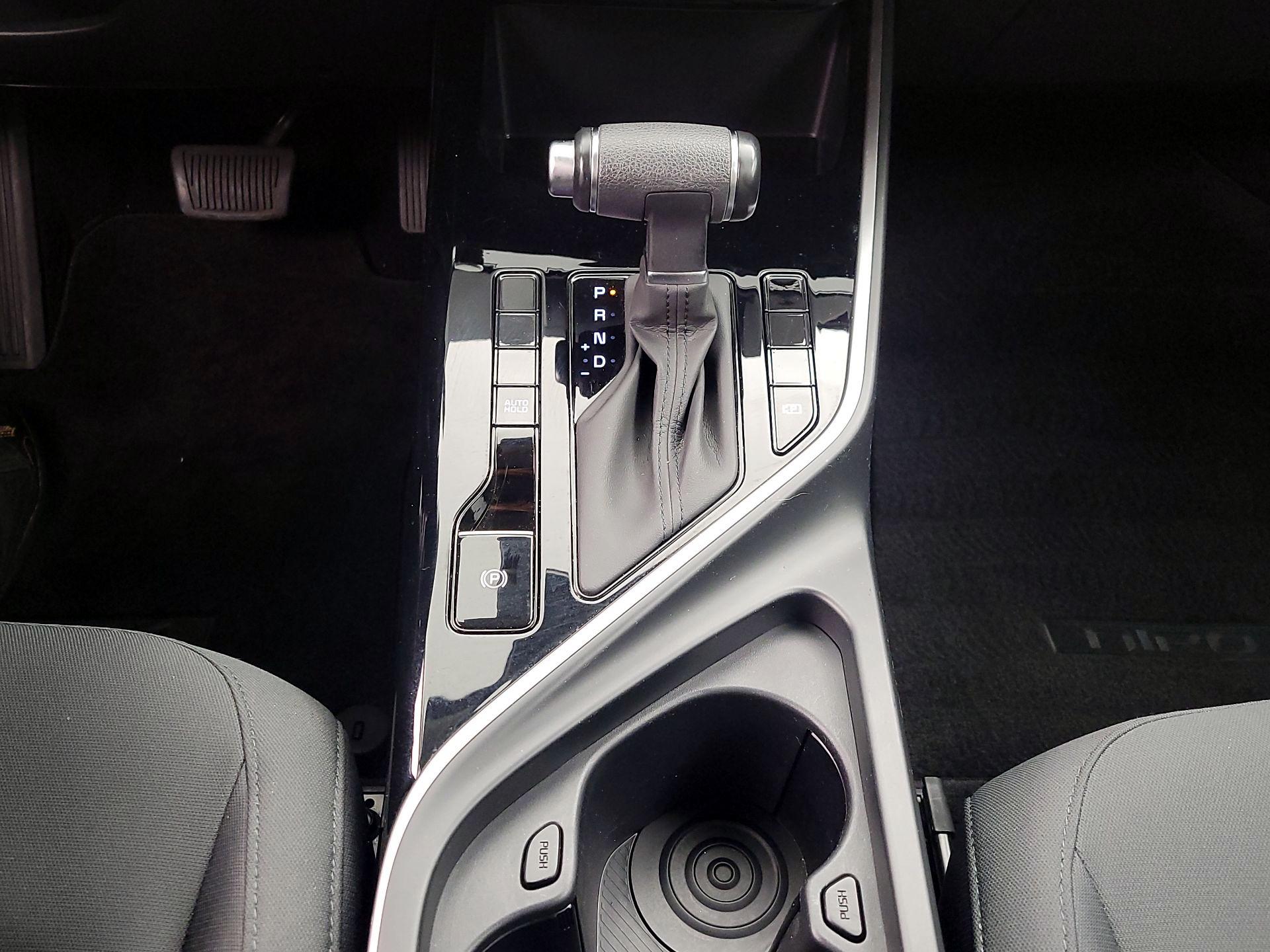 Thumbnail: 2025 Kia Niro - 16