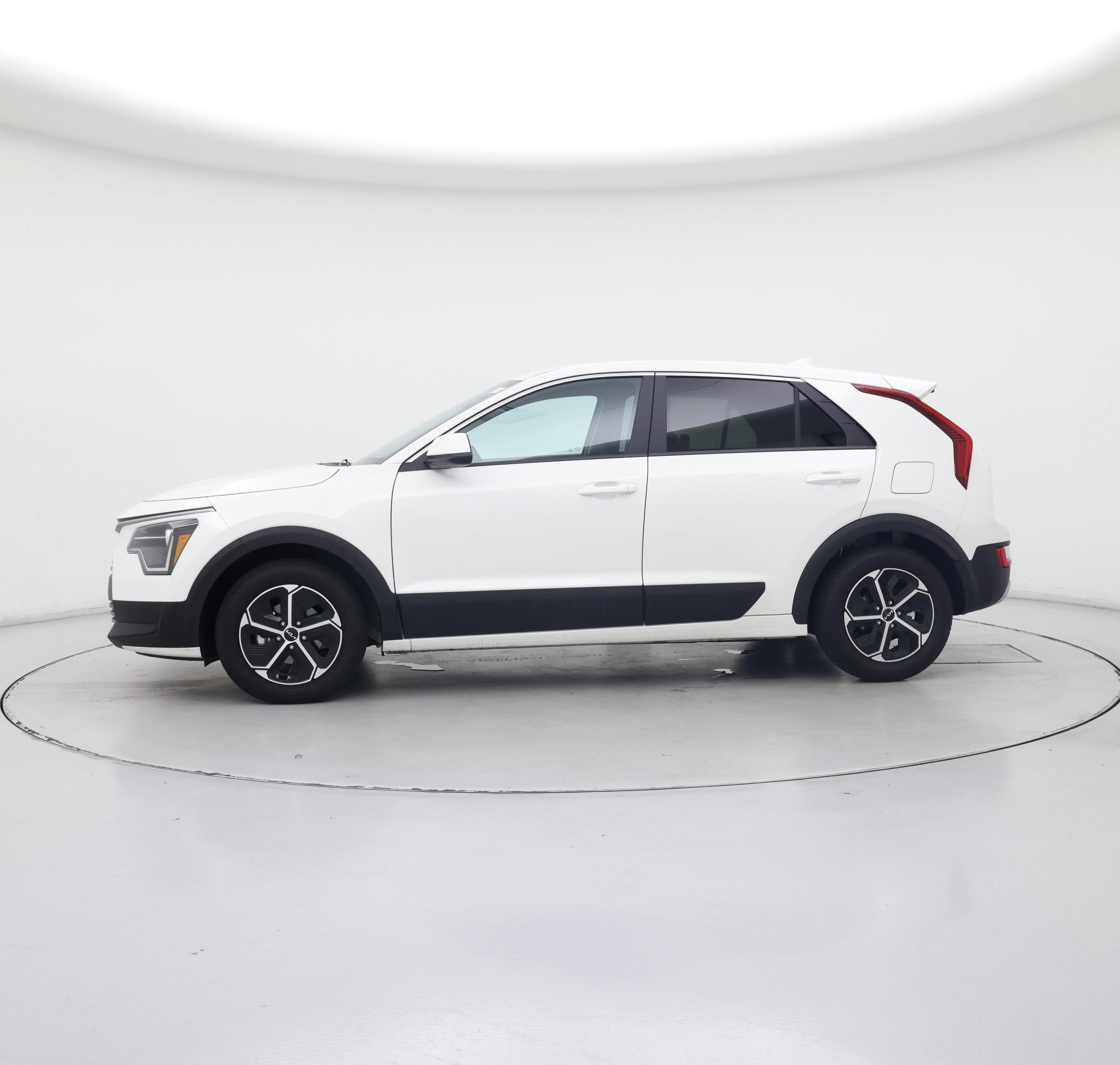 Thumbnail: 2025 Kia Niro - 3