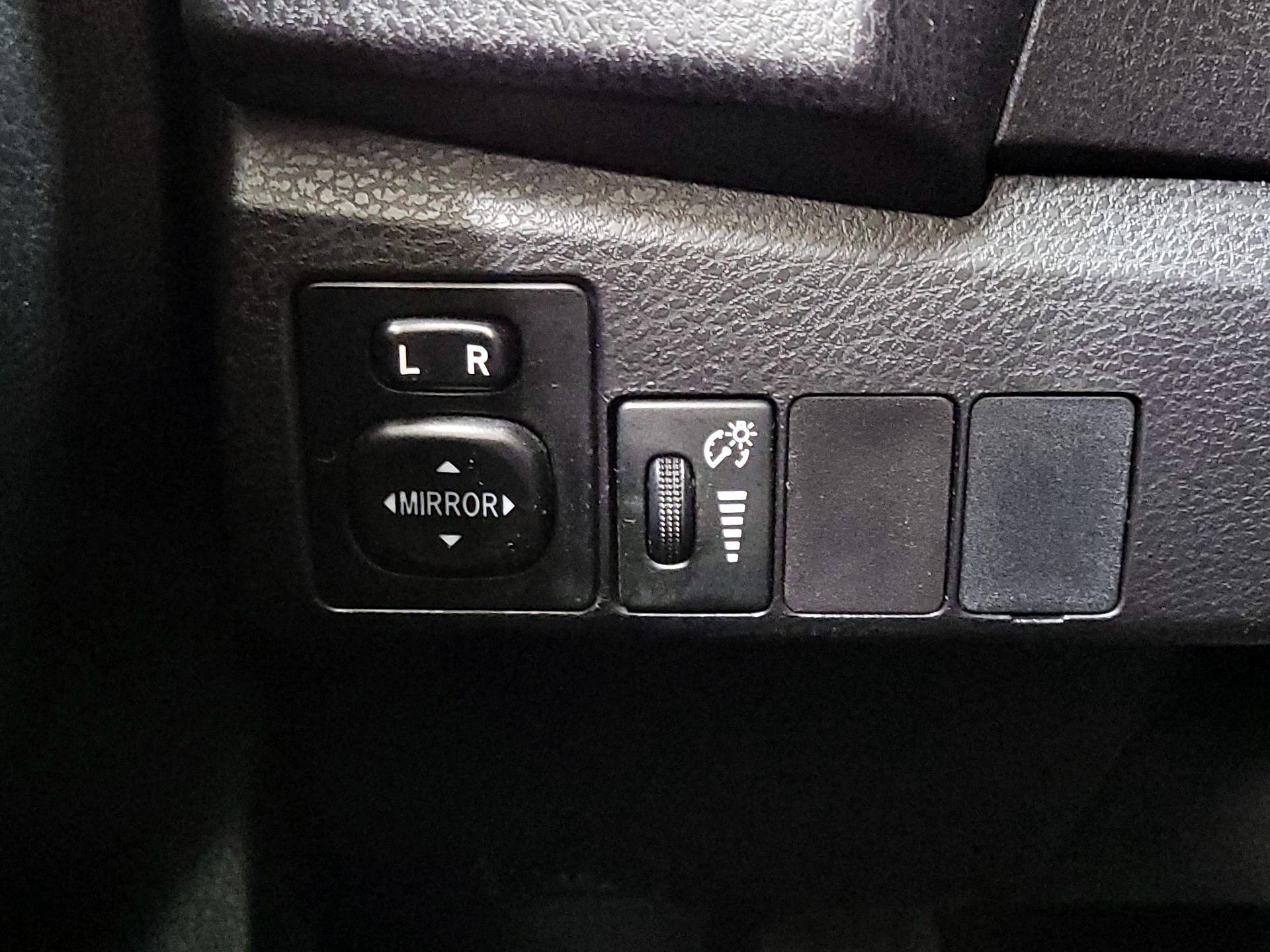 Thumbnail: 2016 Toyota Corolla - 13