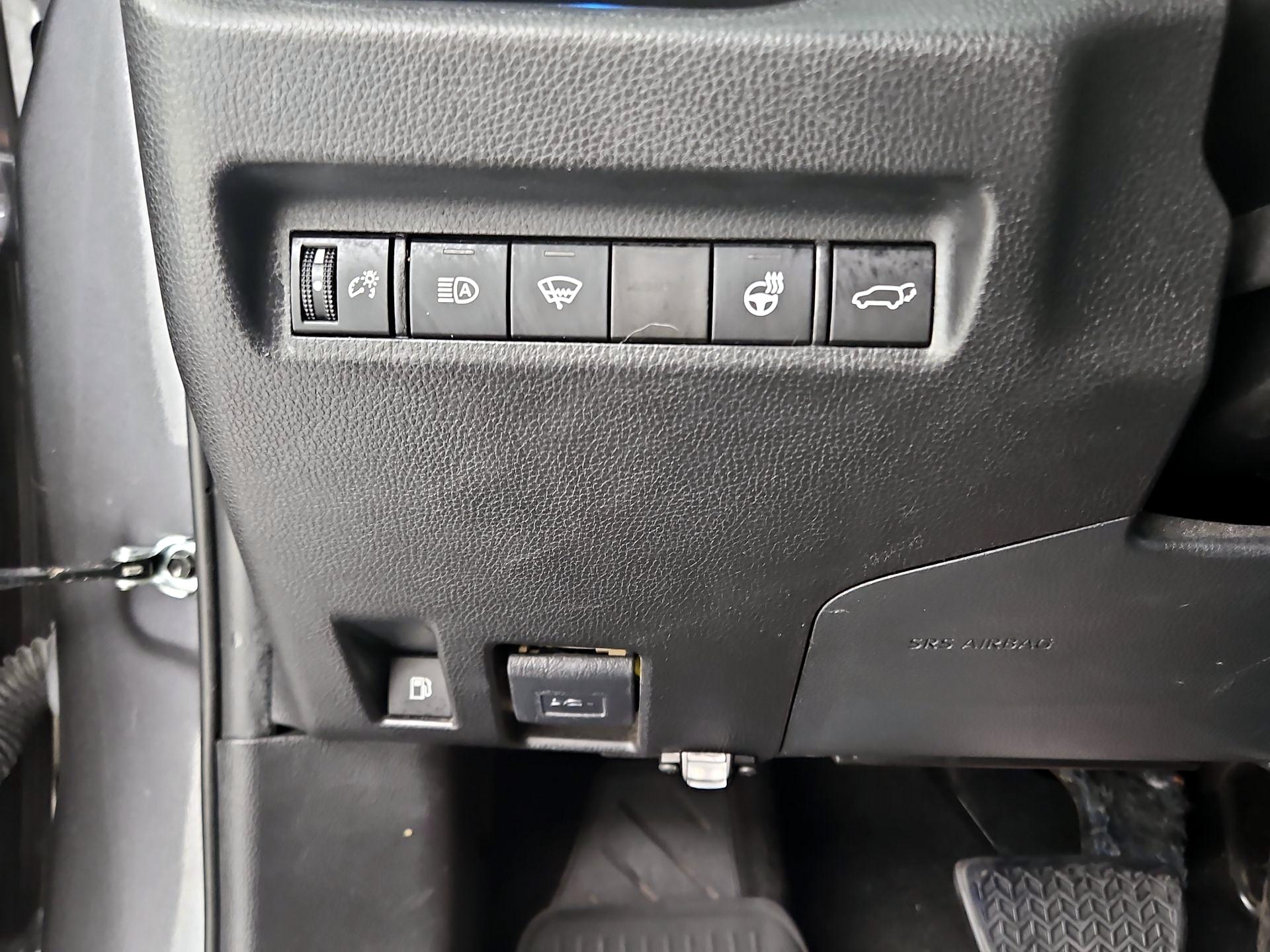 Thumbnail: 2021 Toyota RAV4 - 13