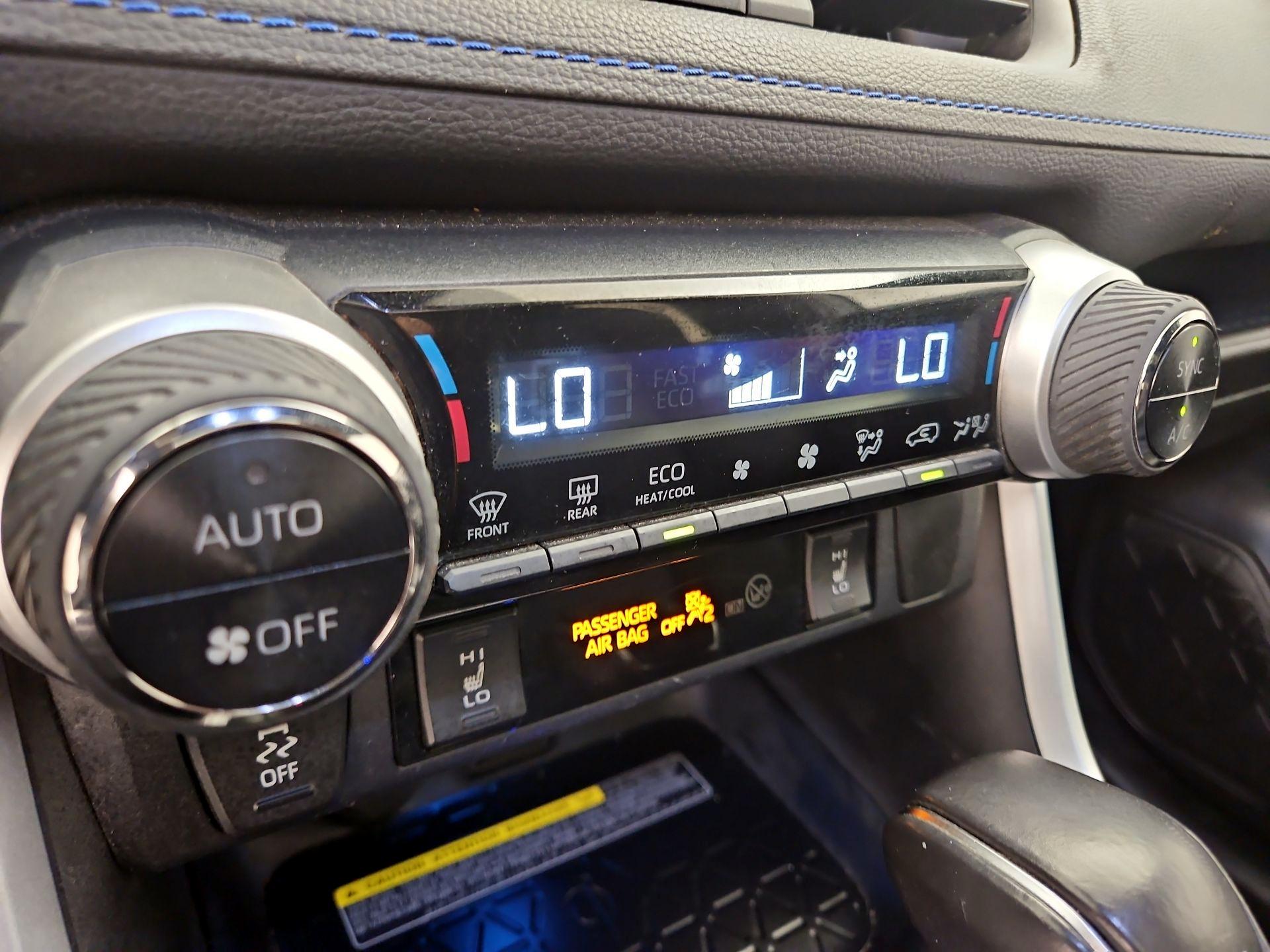 Thumbnail: 2021 Toyota RAV4 - 17