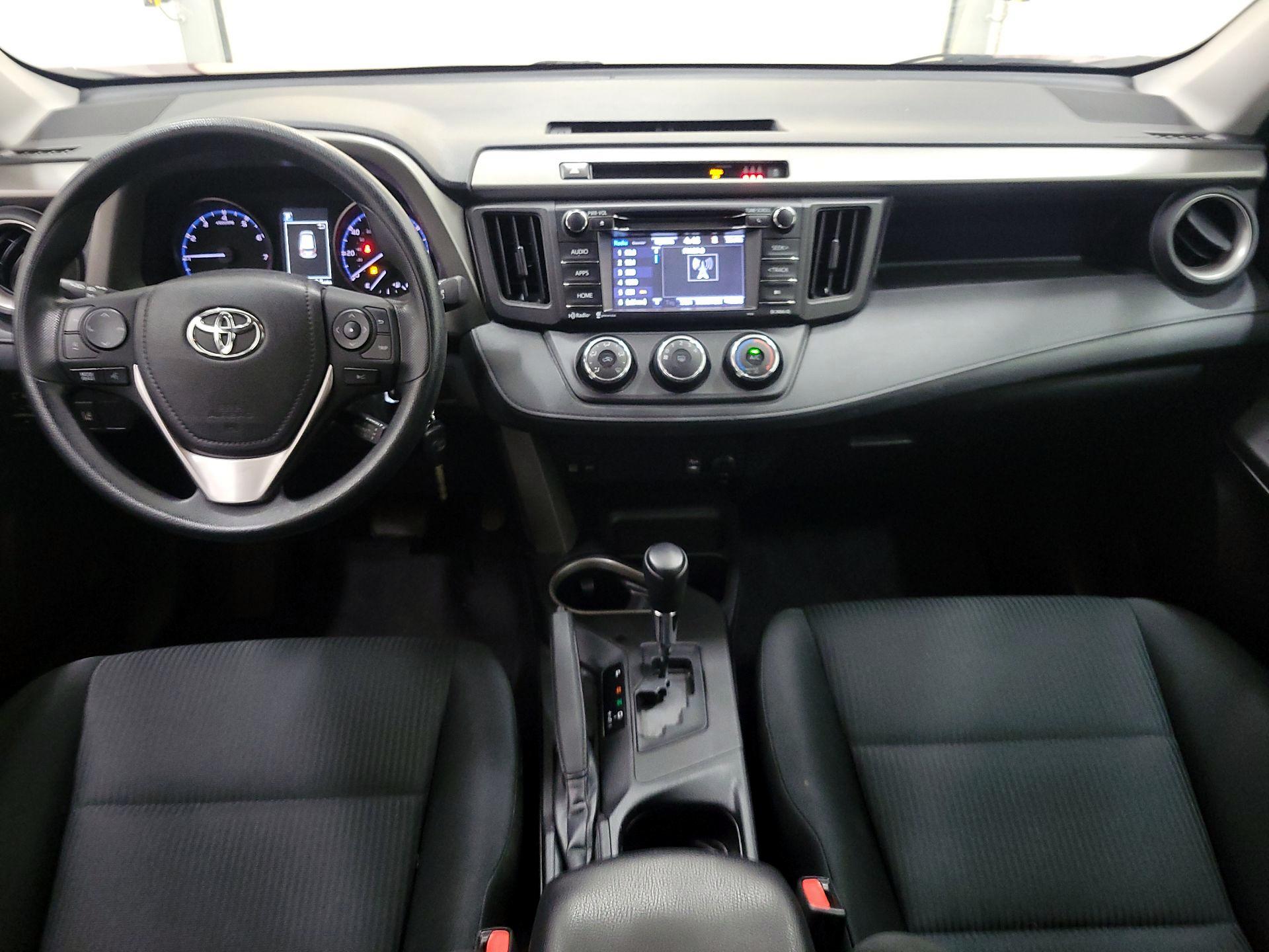 Thumbnail: 2018 Toyota RAV4 - 9