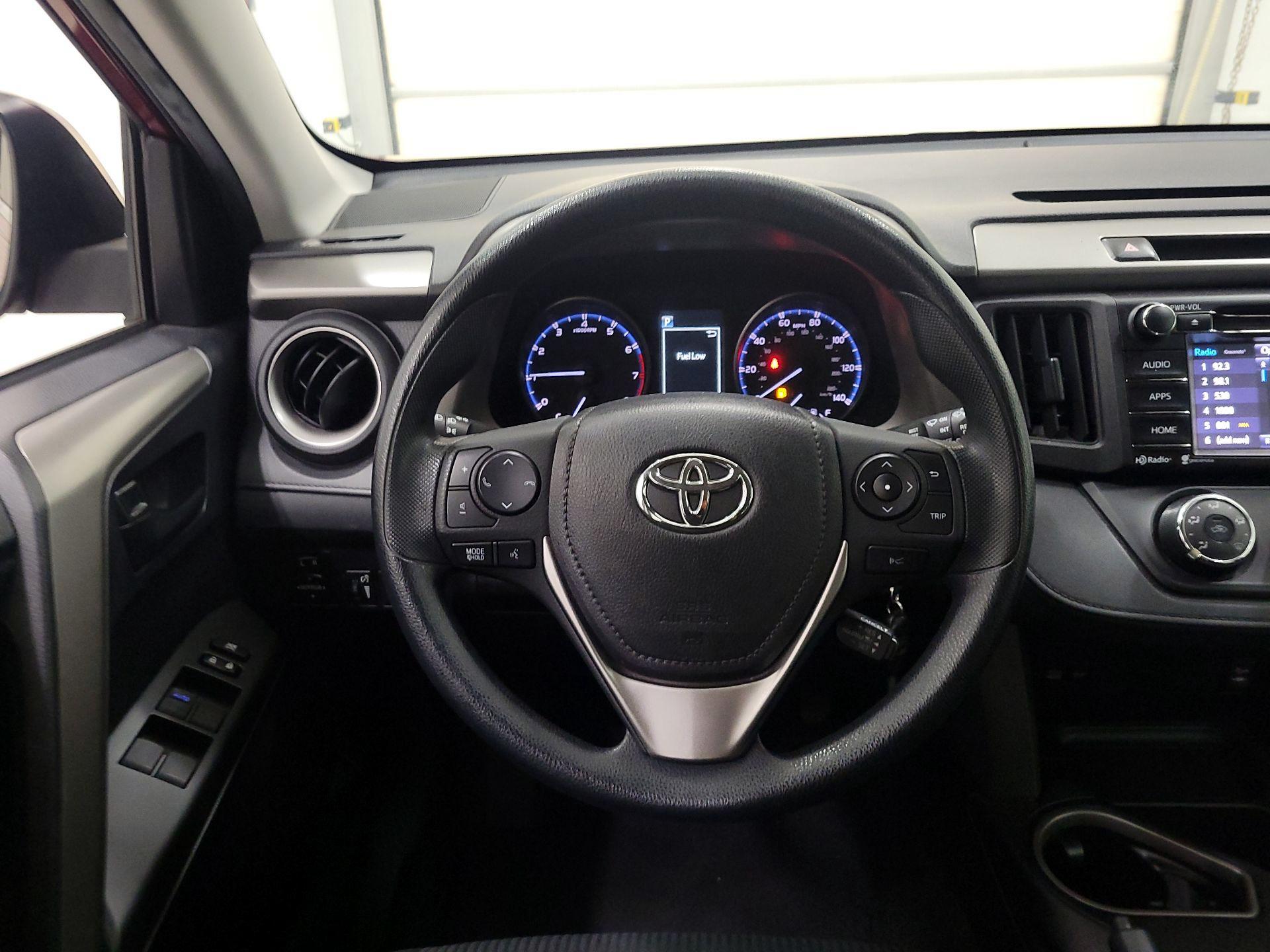 Thumbnail: 2018 Toyota RAV4 - 10
