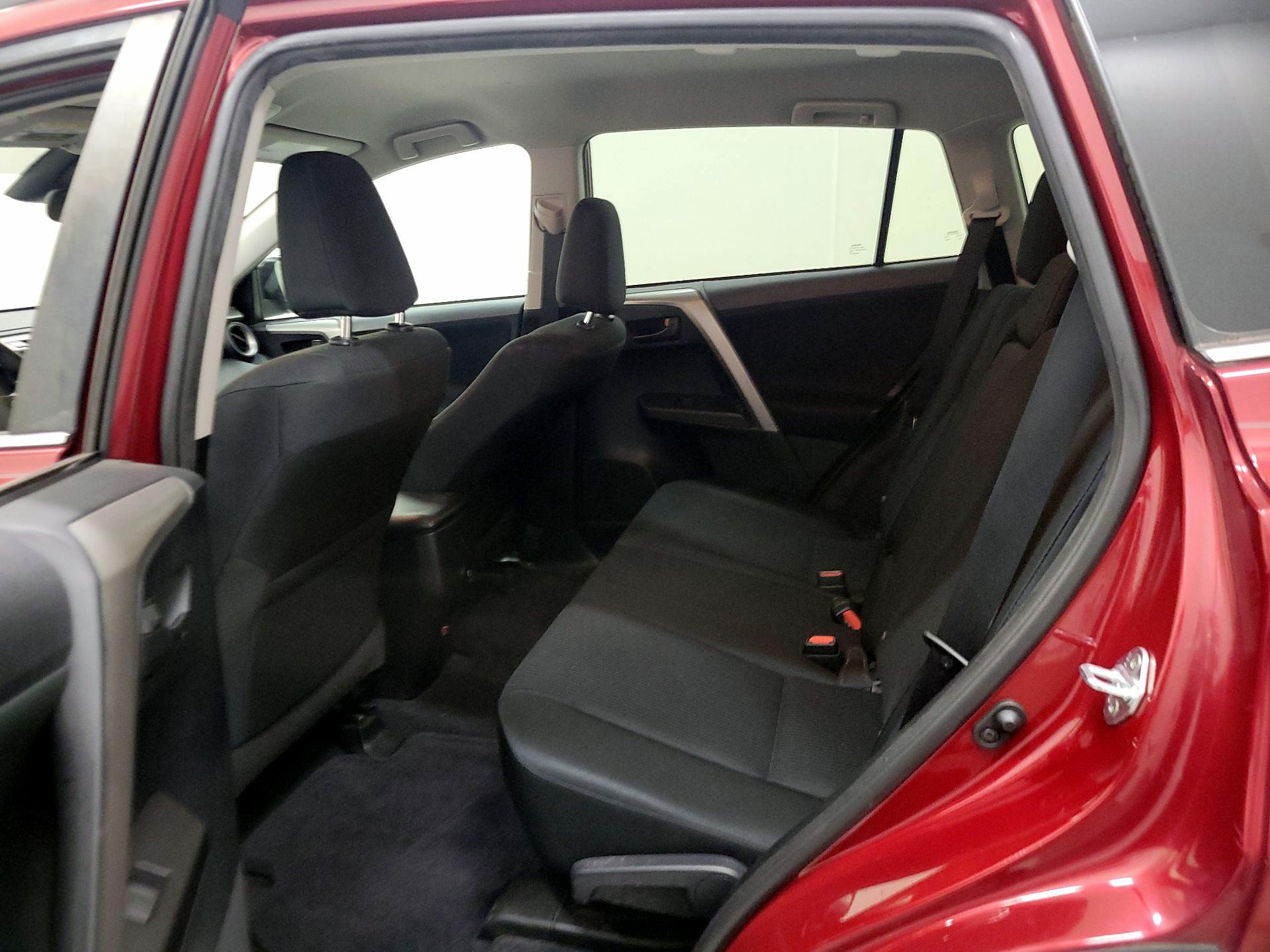 Thumbnail: 2018 Toyota RAV4 - 19