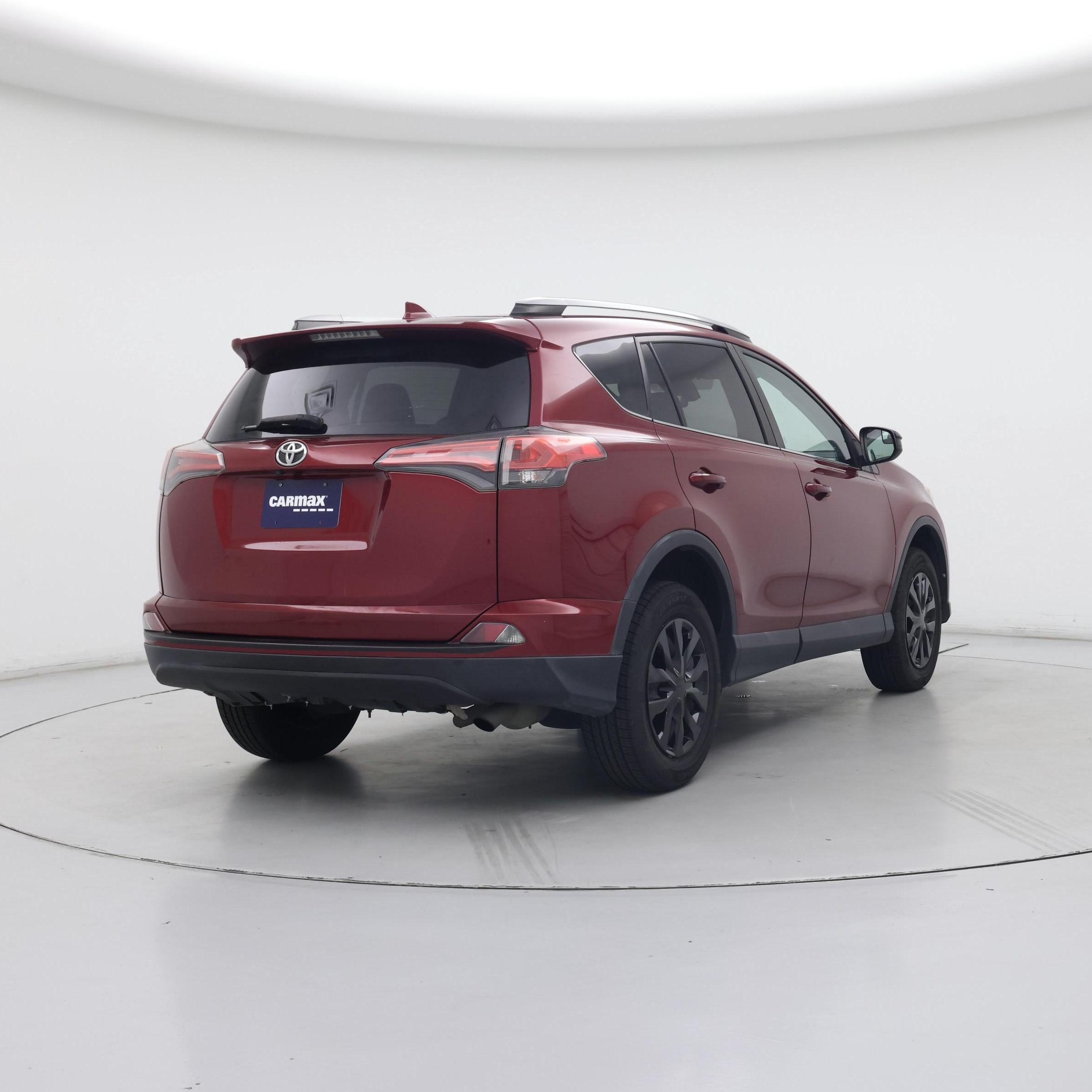 Thumbnail: 2018 Toyota RAV4 - 8