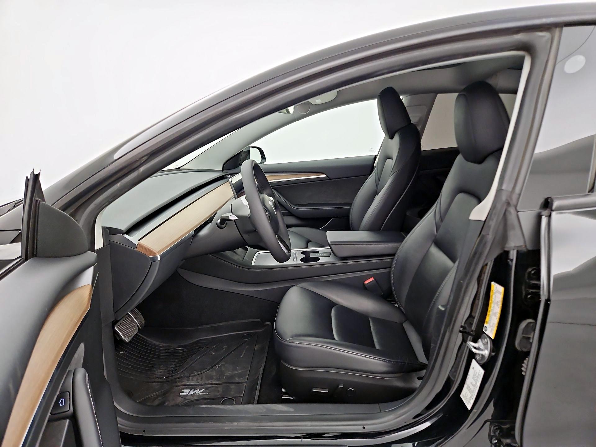 Thumbnail: 2023 Tesla Model 3 - 11