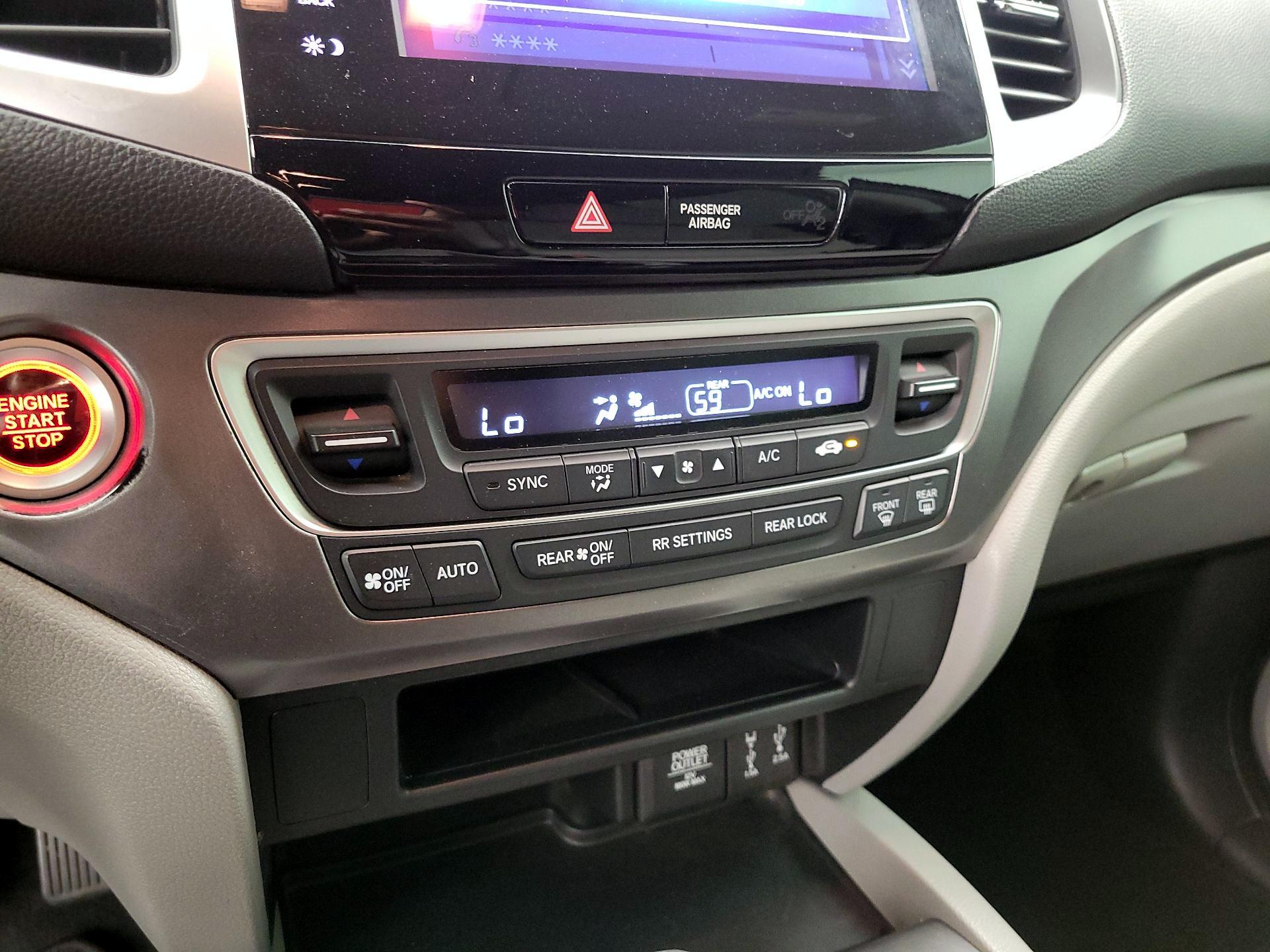 Thumbnail: 2018 Honda Pilot - 16